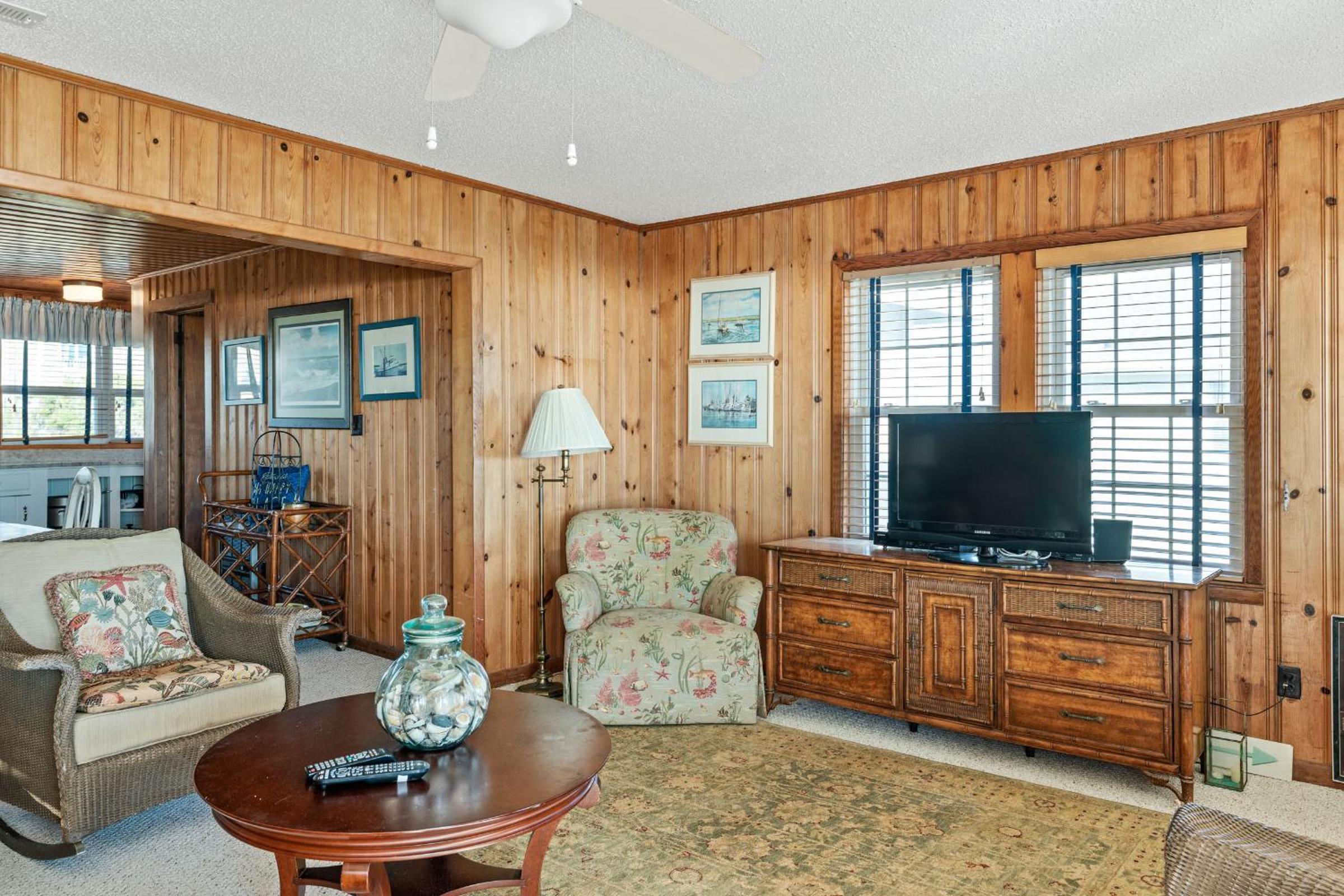 Sea And Sound by Oak Island Accommodations