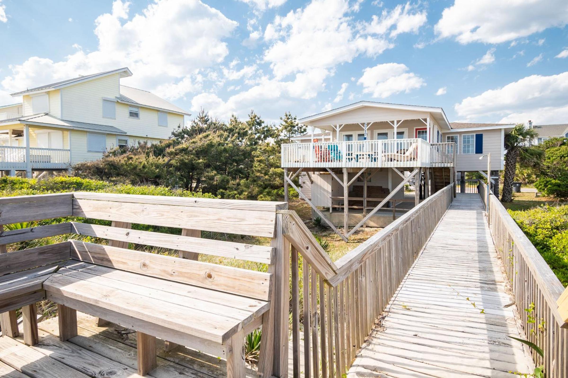 Sea And Sound by Oak Island Accommodations