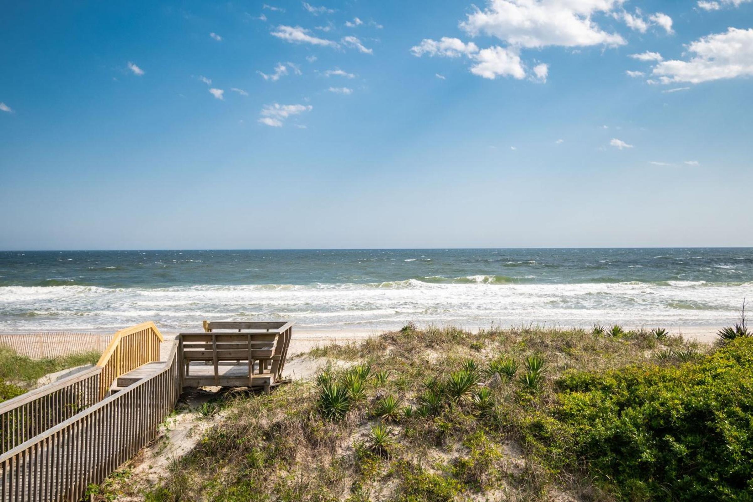 Sea And Sound by Oak Island Accommodations