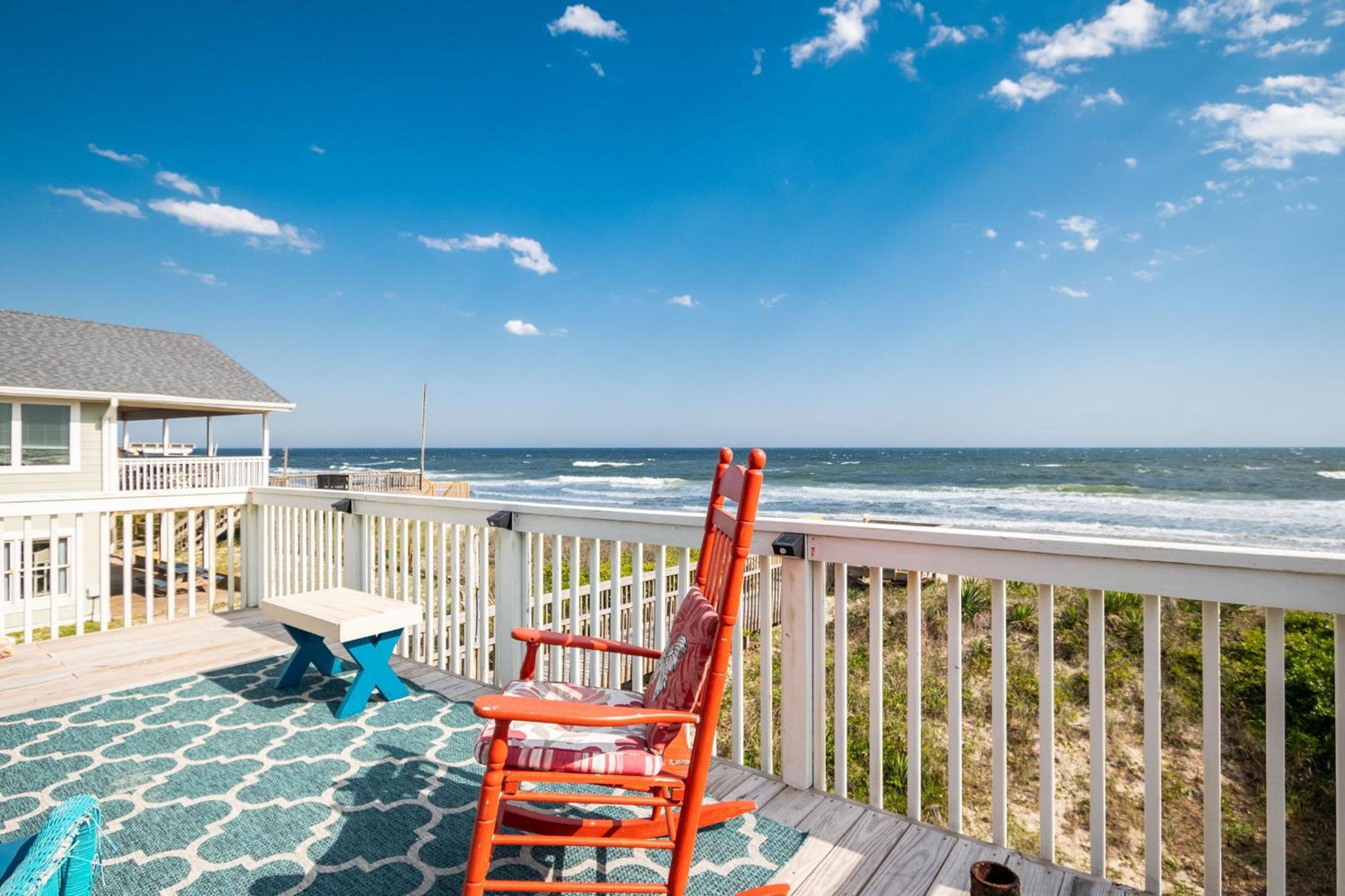 Sea And Sound by Oak Island Accommodations