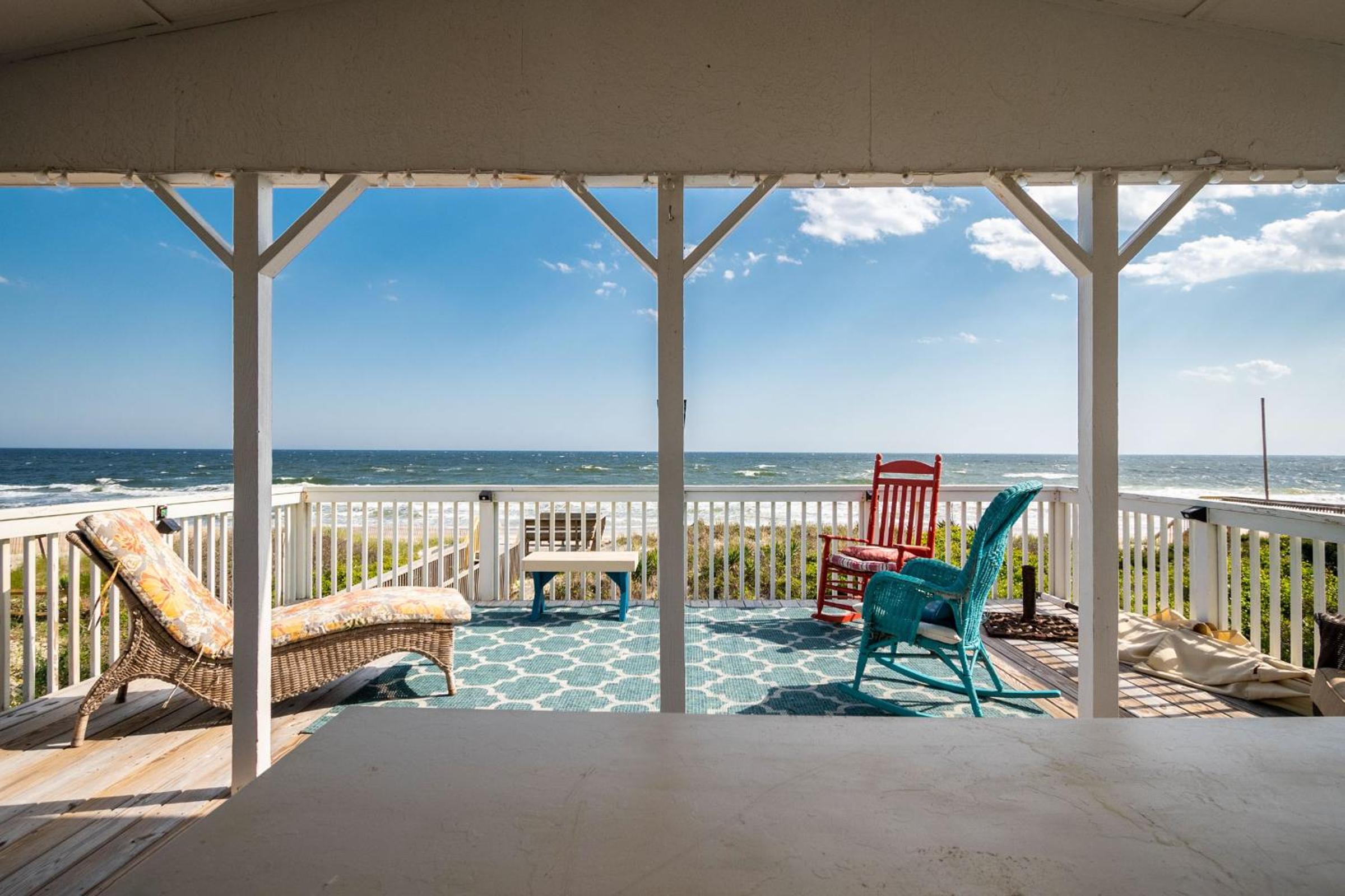 Sea And Sound by Oak Island Accommodations