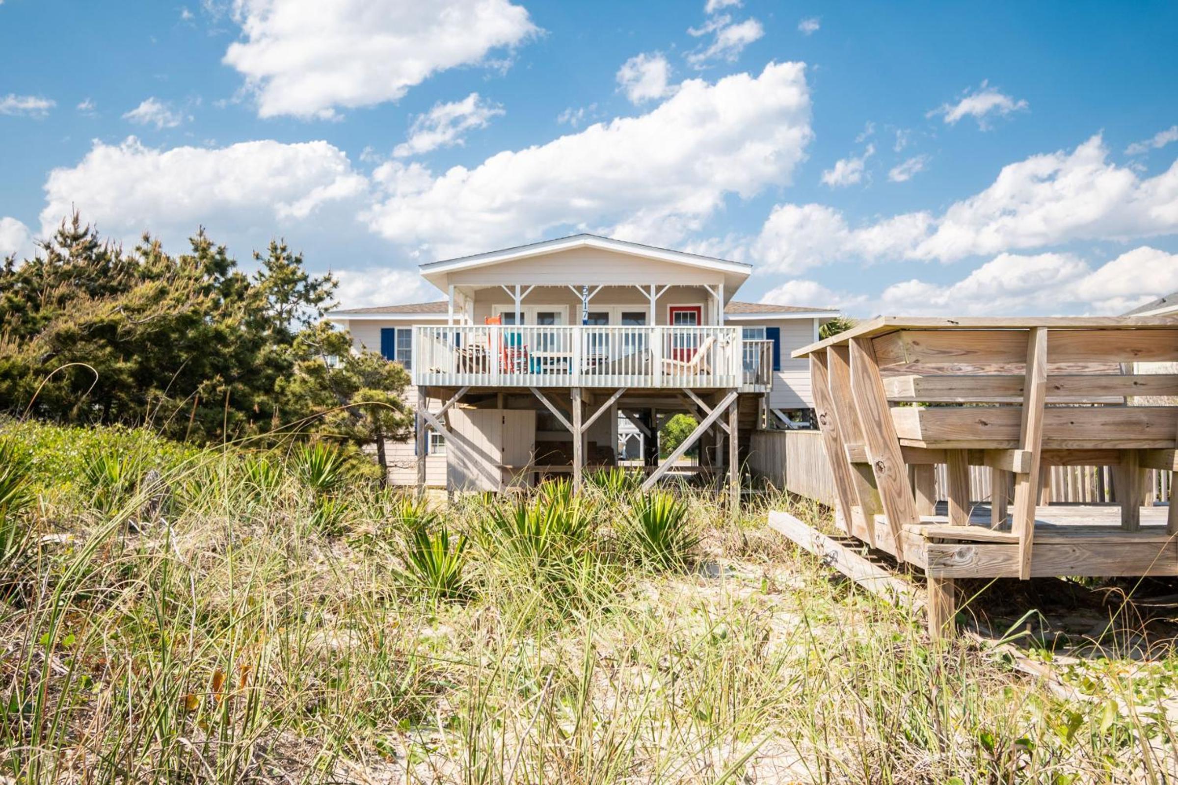 Sea And Sound by Oak Island Accommodations