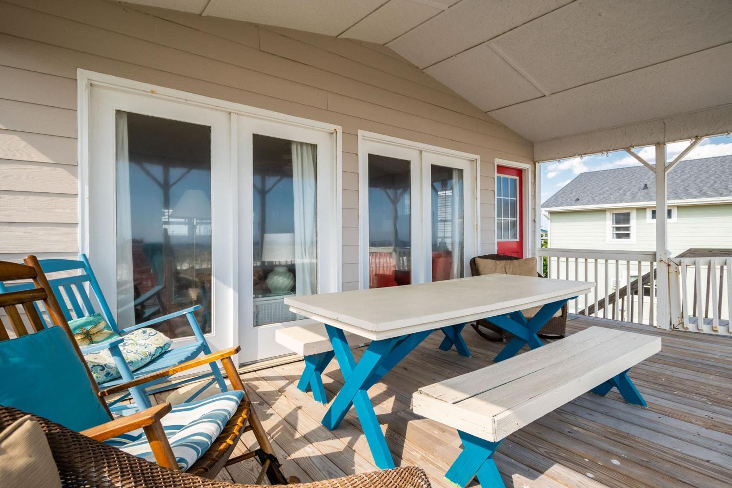 Sea And Sound by Oak Island Accommodations