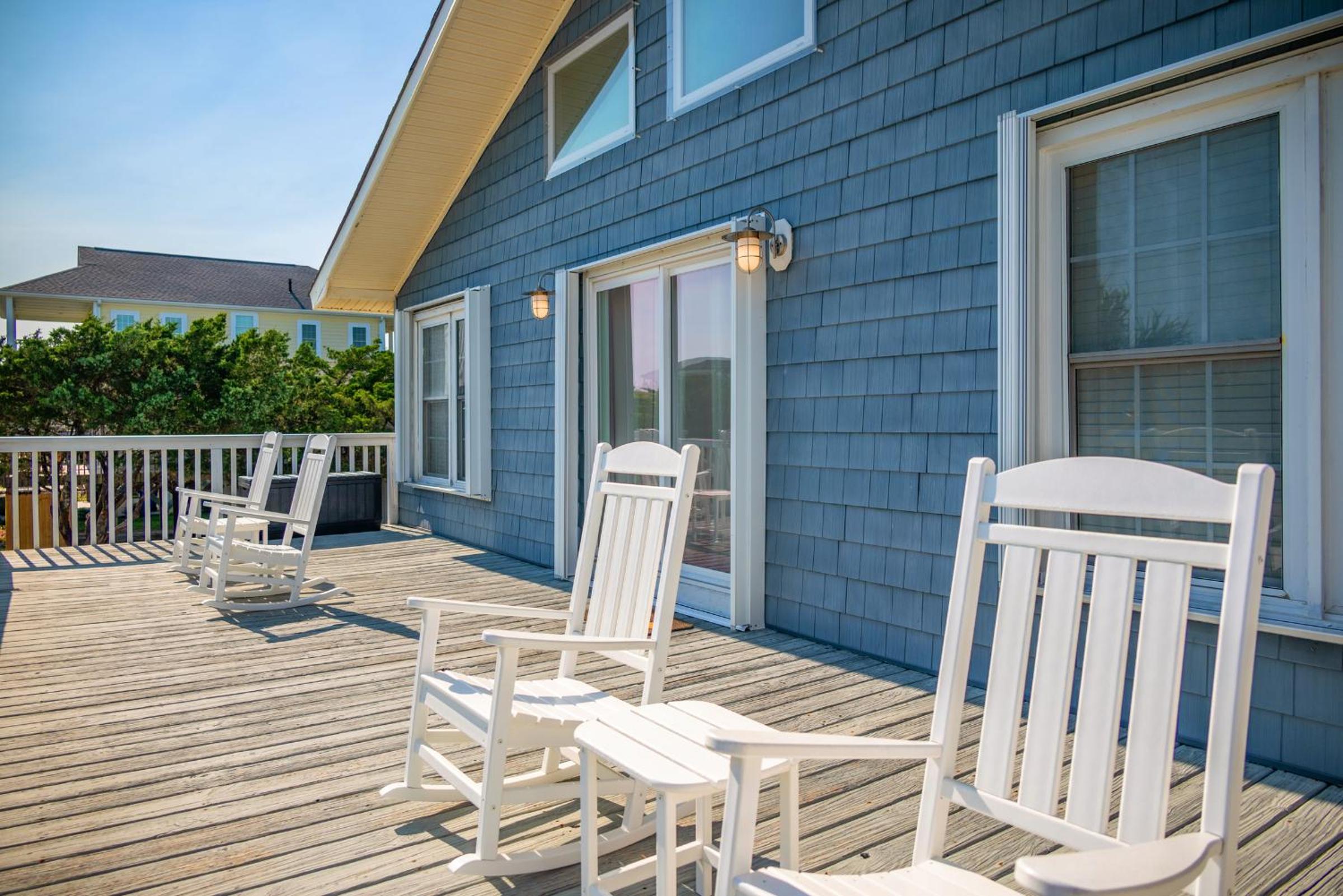 200 Steps To Somewhere by Oak Island Accommodations view 4