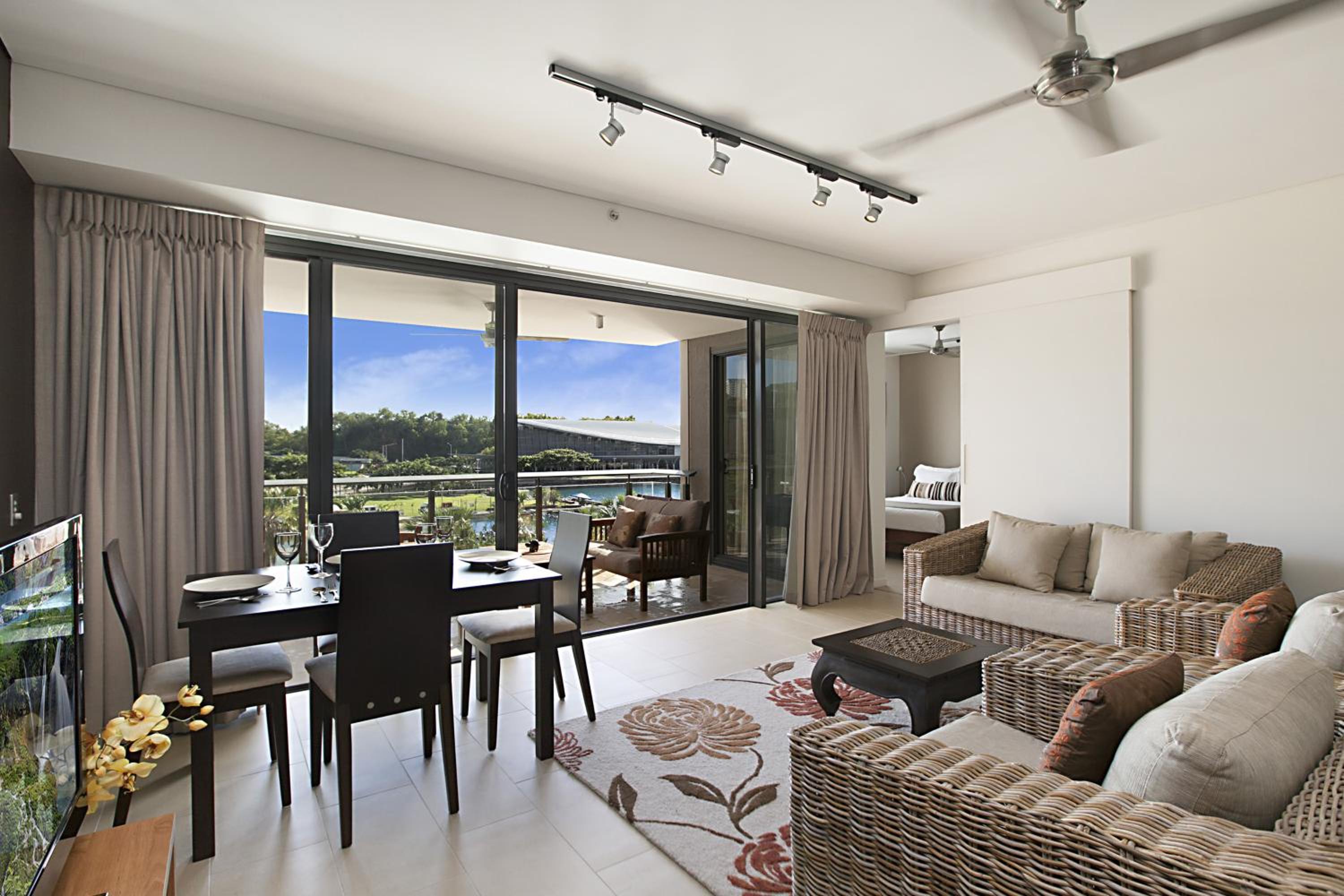 Saltwater Suites - Waterfront Apartments