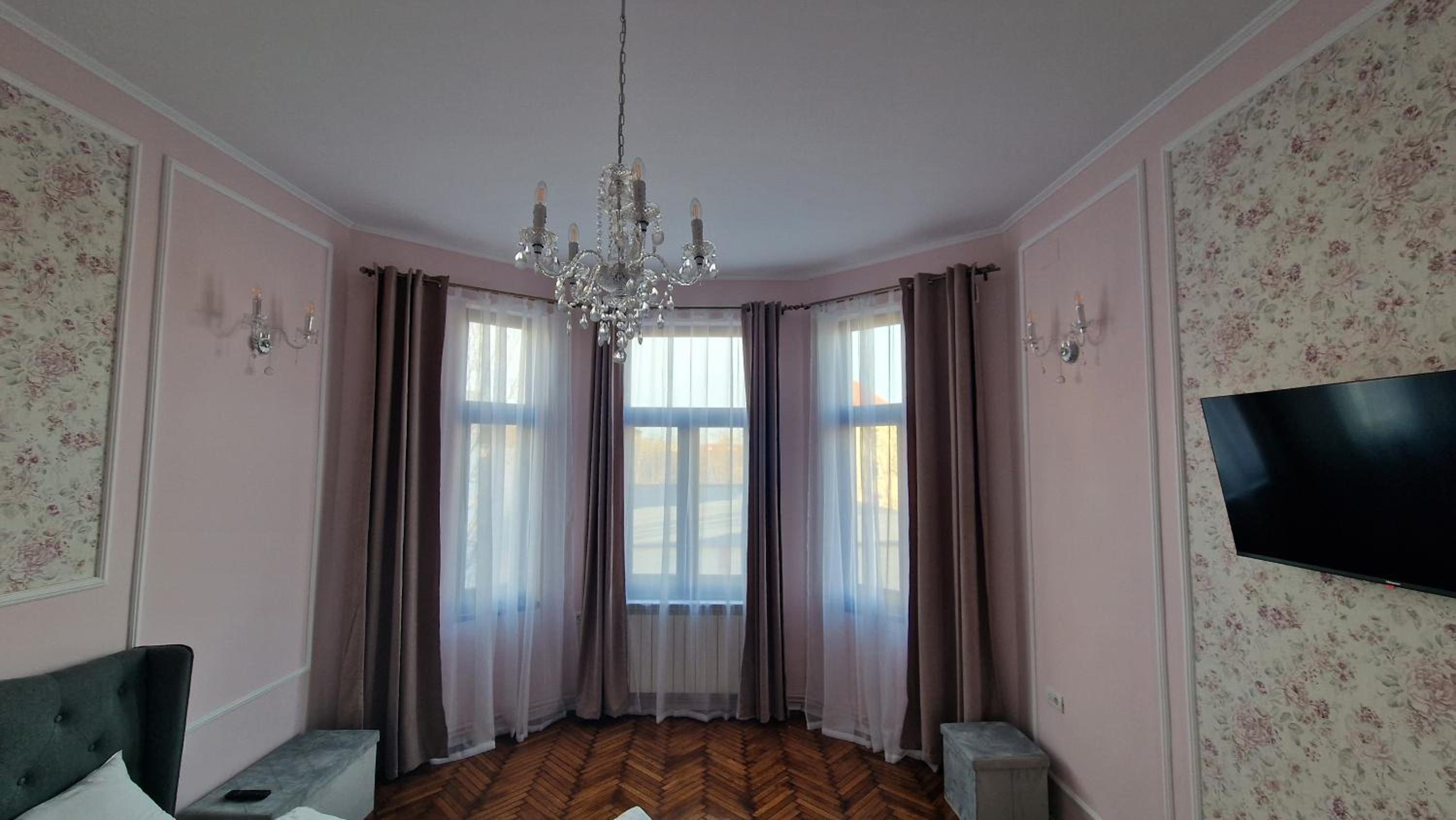 UVS Central Luxury Apartment