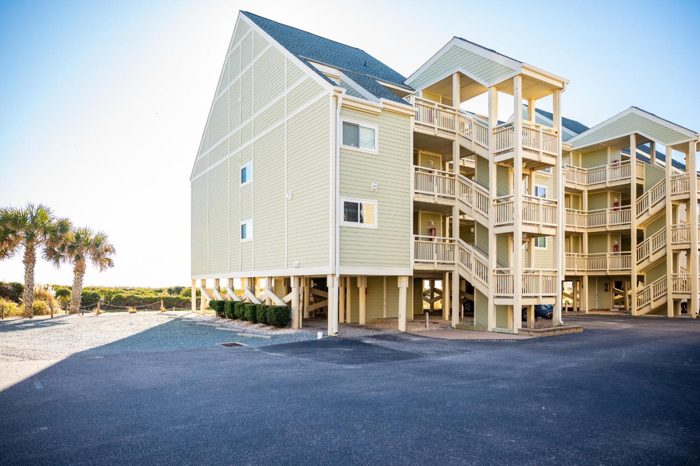 Changing Tides by Oak Island Accommodations