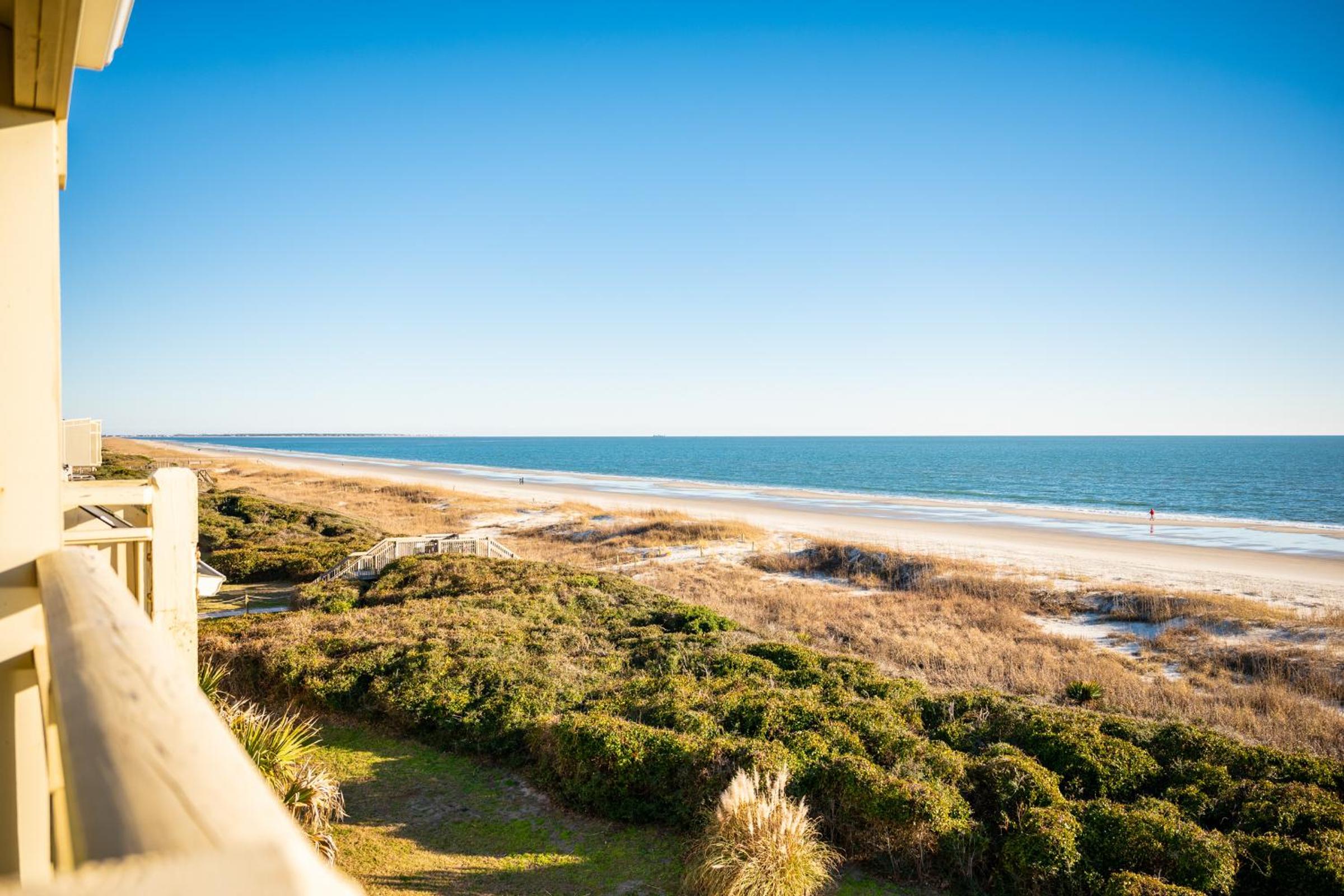 Changing Tides by Oak Island Accommodations