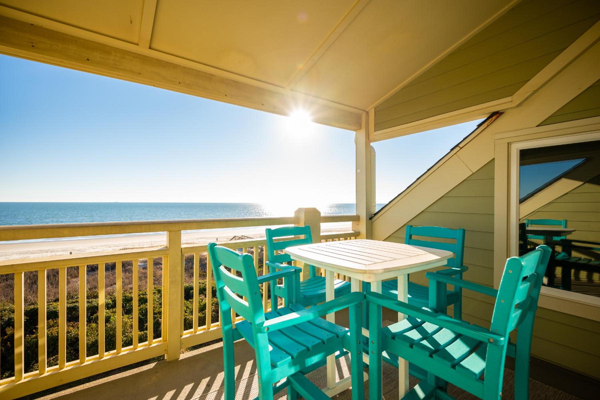 Changing Tides by Oak Island Accommodations