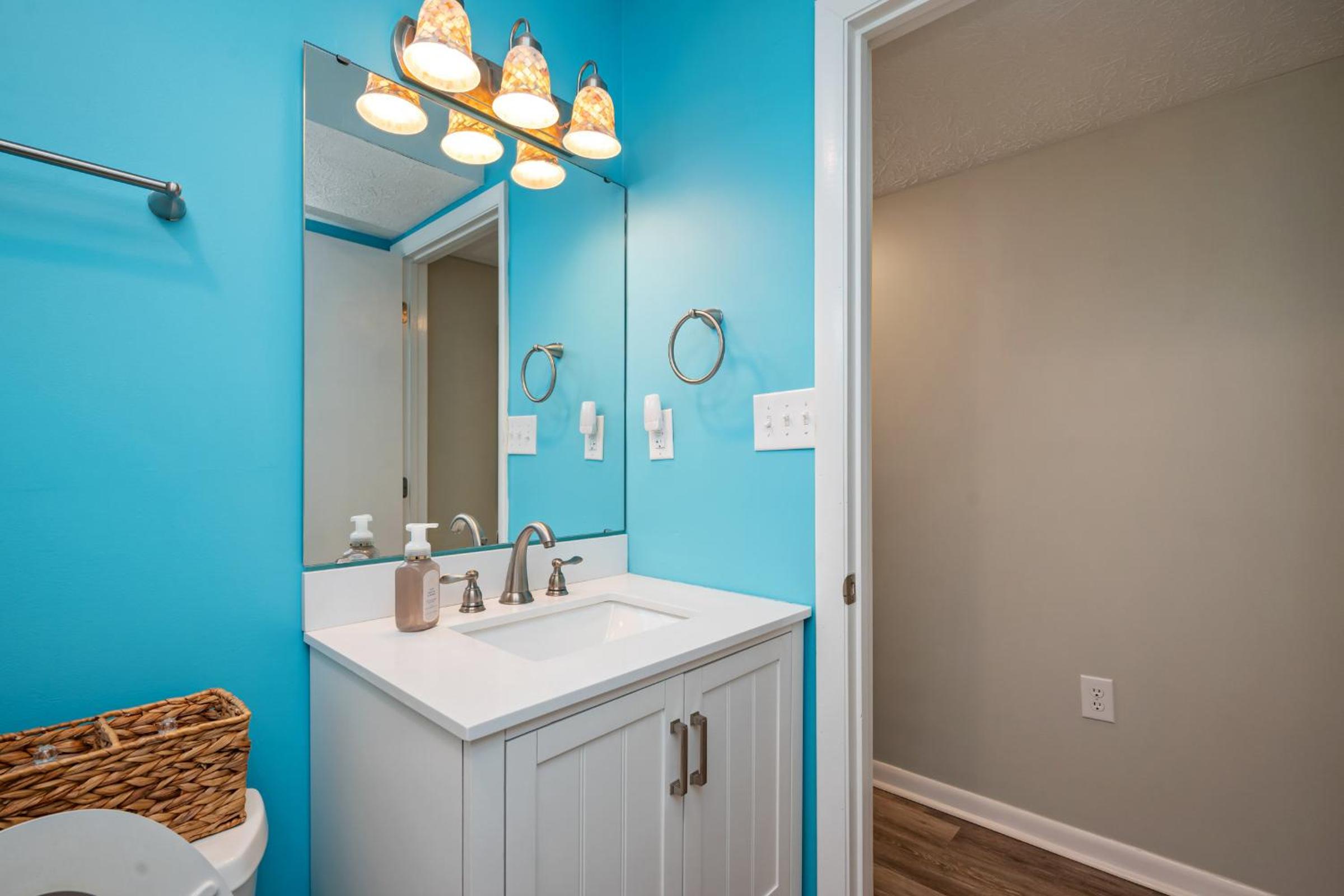Changing Tides by Oak Island Accommodations