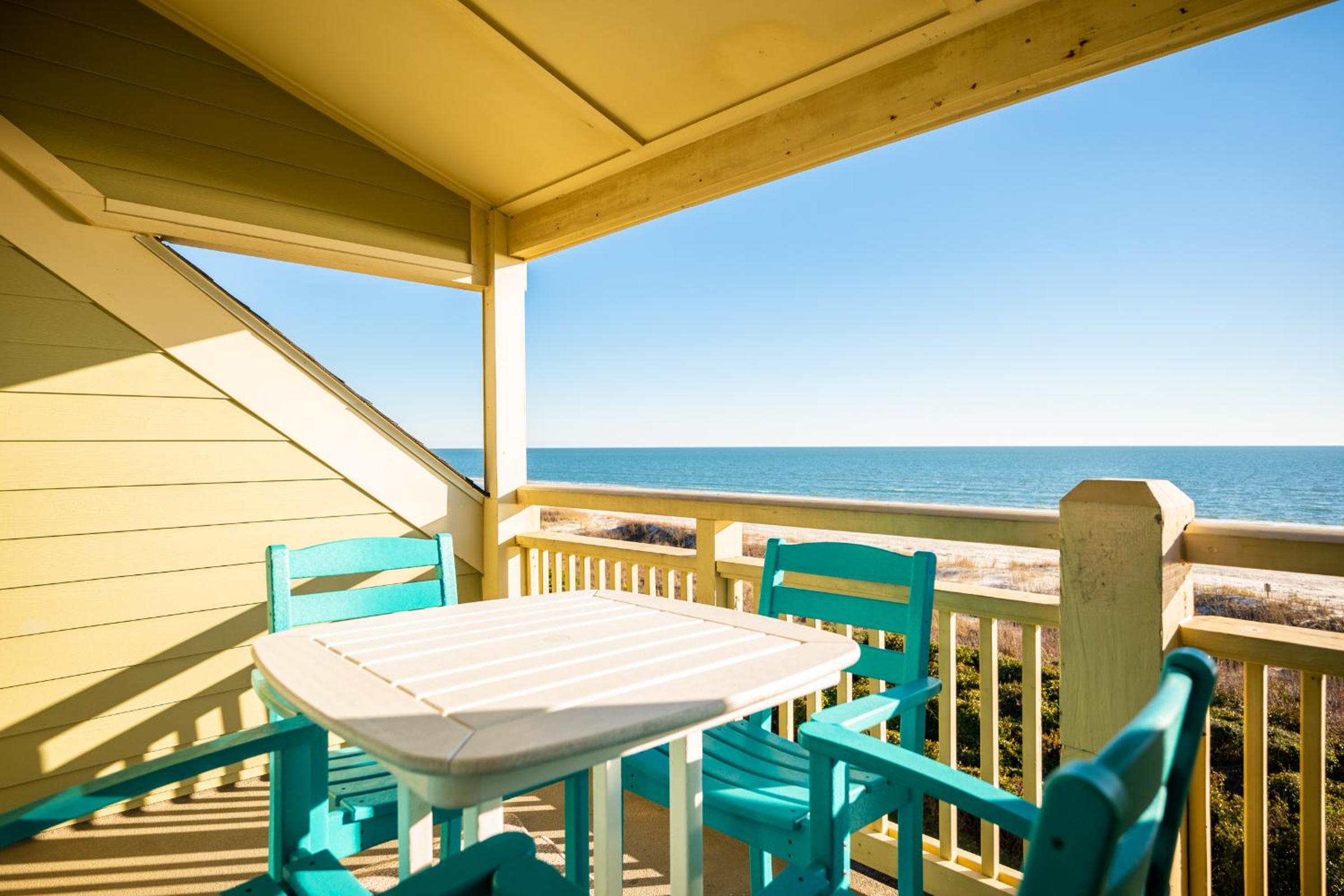 Changing Tides by Oak Island Accommodations