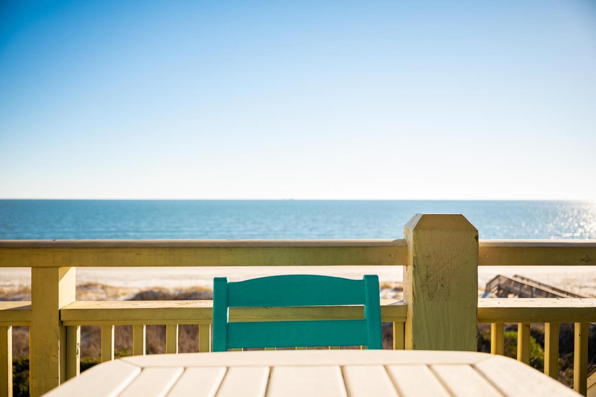 Changing Tides by Oak Island Accommodations