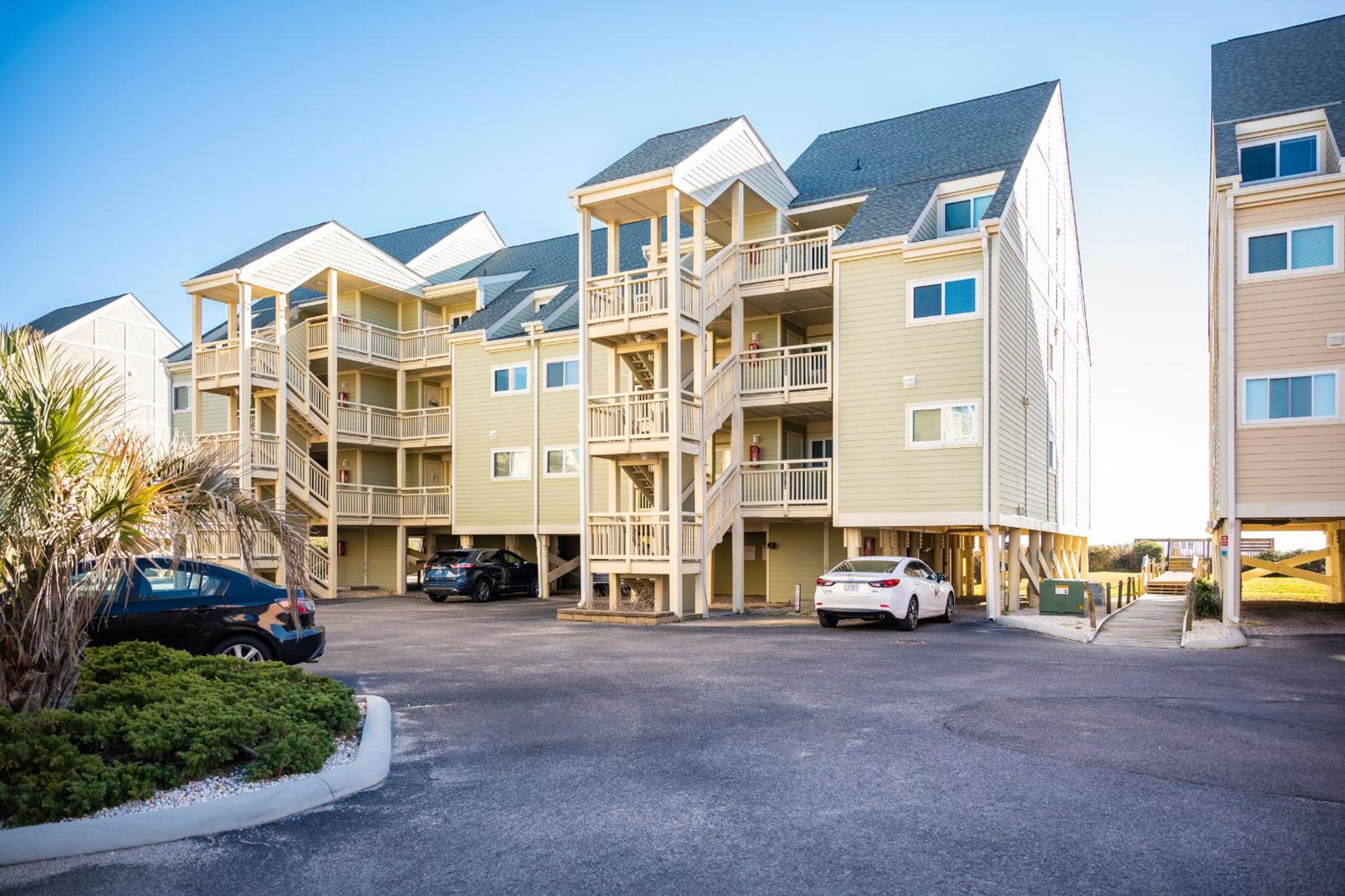 Changing Tides by Oak Island Accommodations