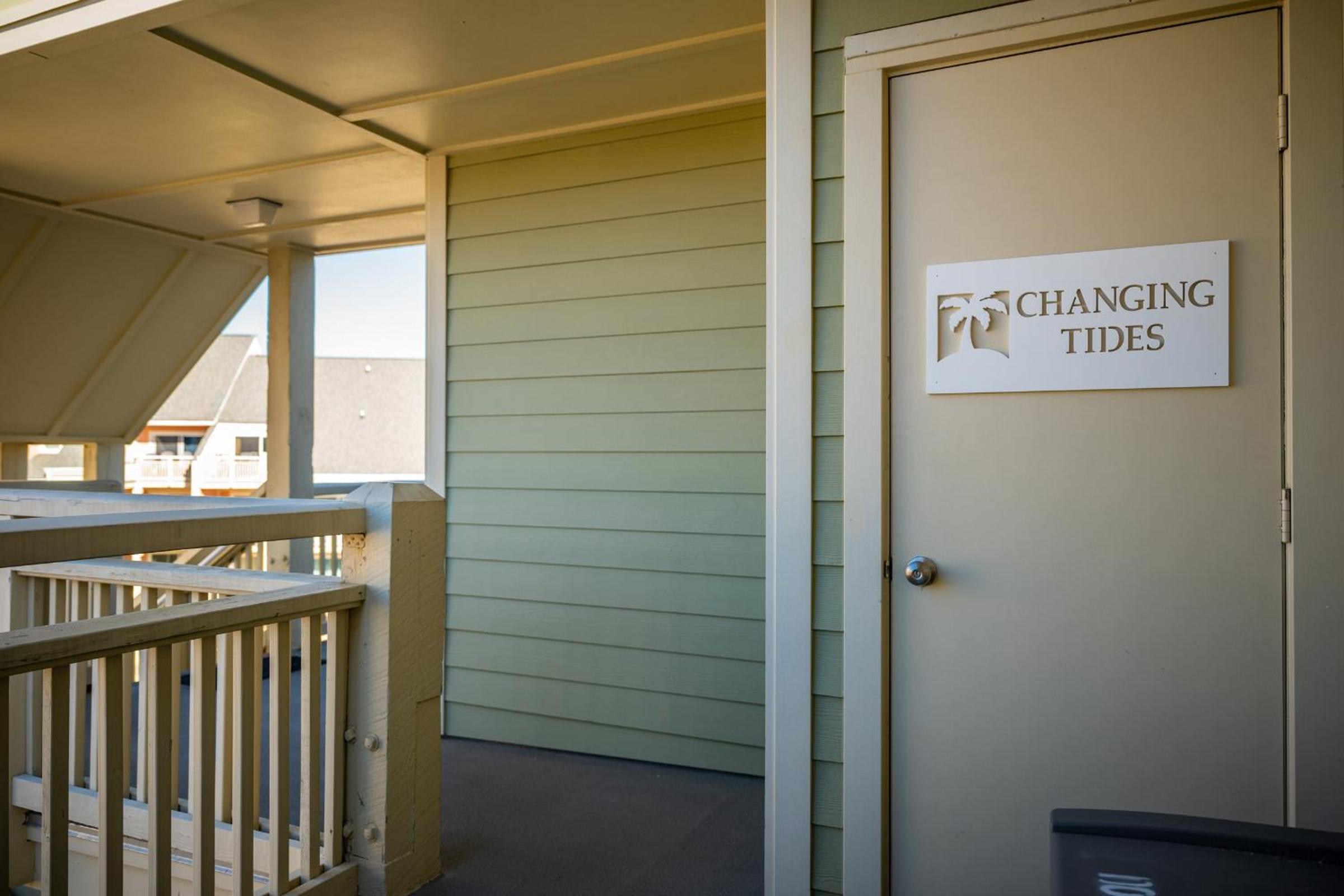 Changing Tides by Oak Island Accommodations