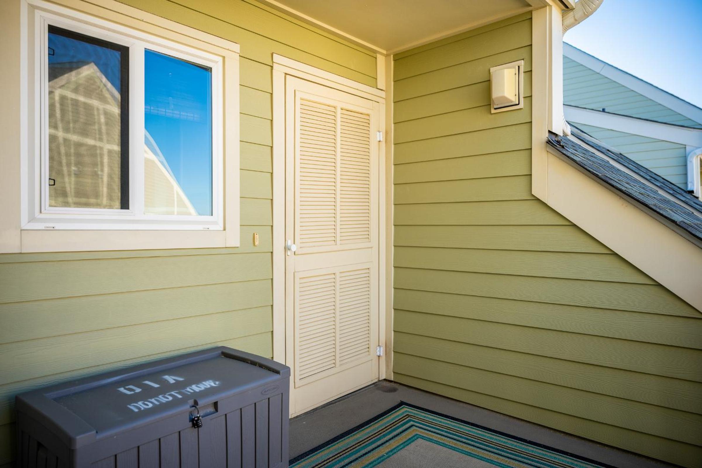 Changing Tides by Oak Island Accommodations