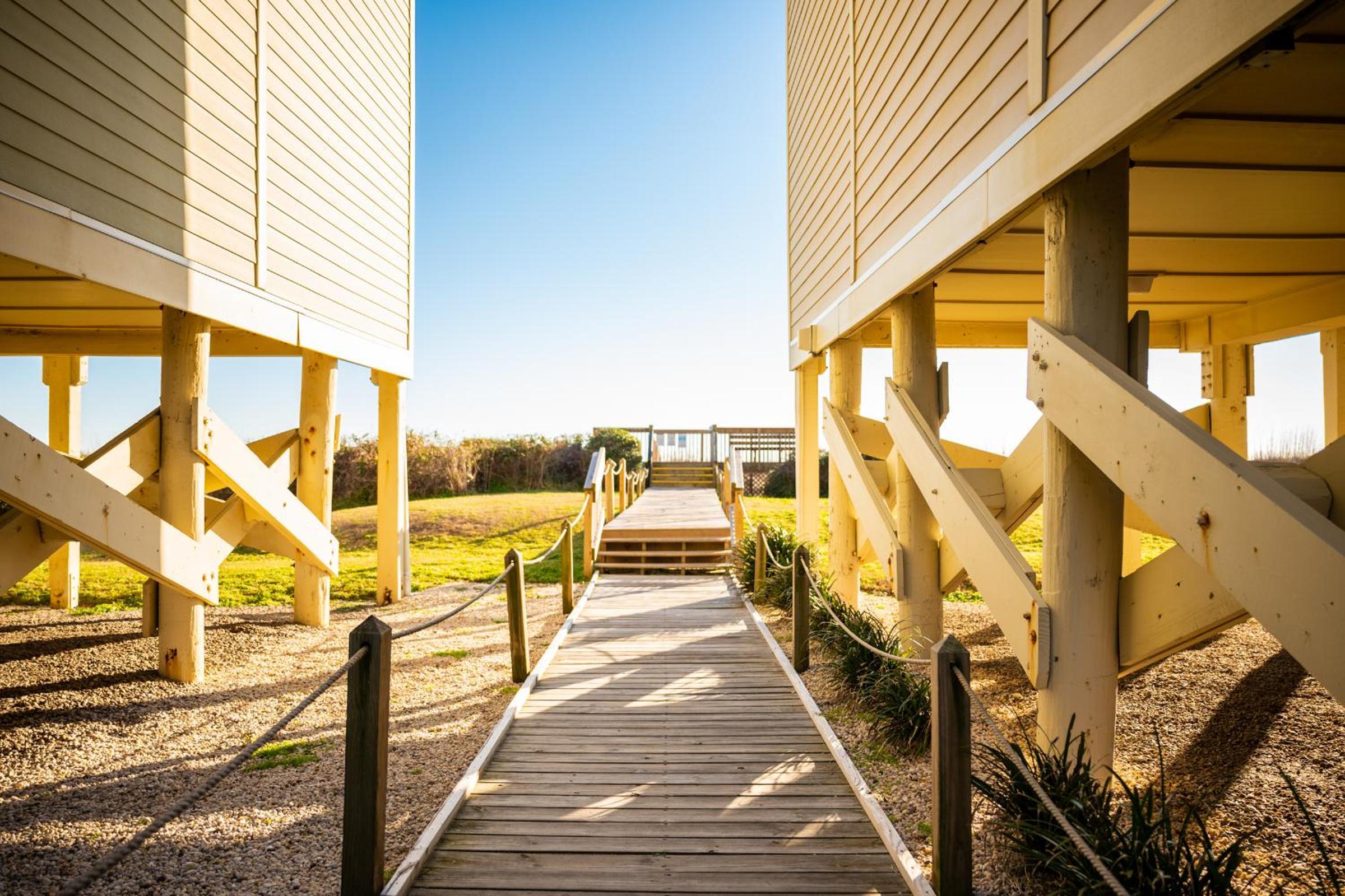 Changing Tides by Oak Island Accommodations