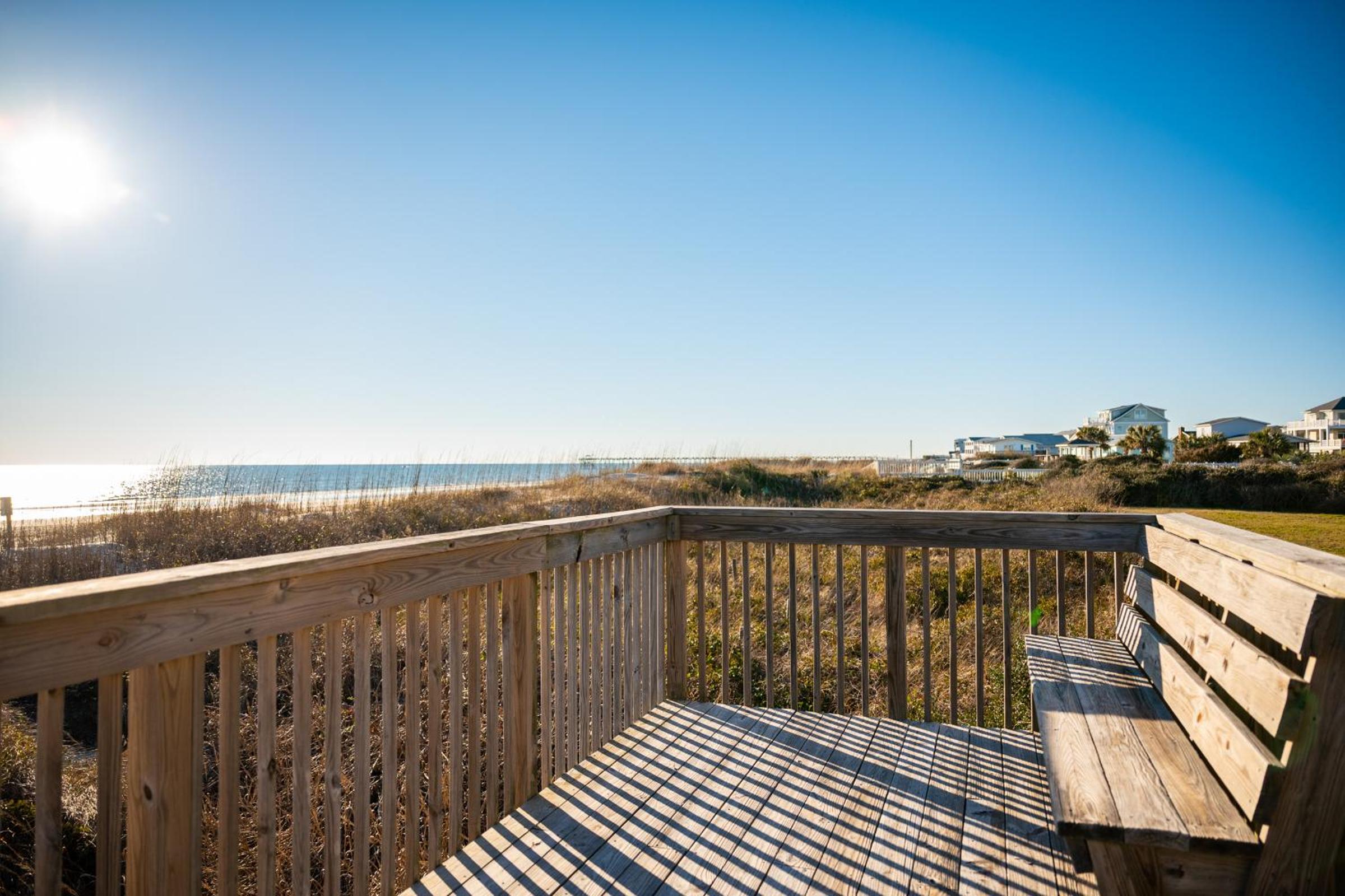 Changing Tides by Oak Island Accommodations