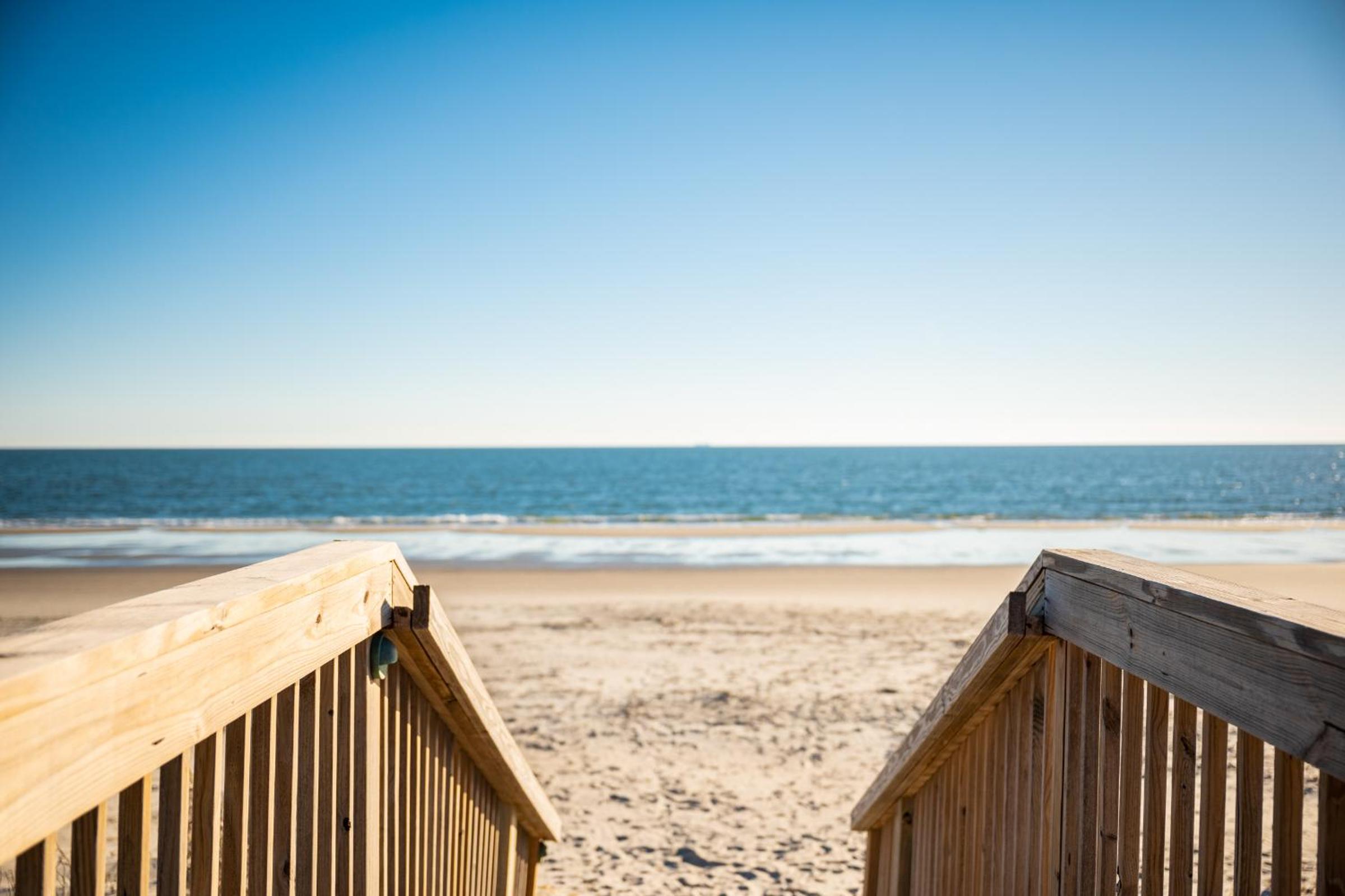 Changing Tides by Oak Island Accommodations