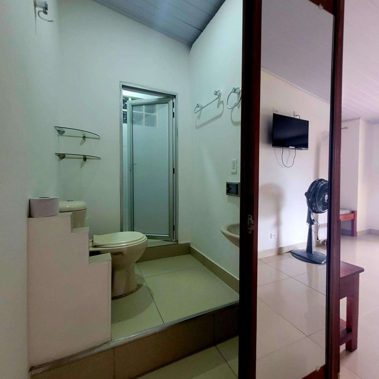 Kanaq Hotel Tours