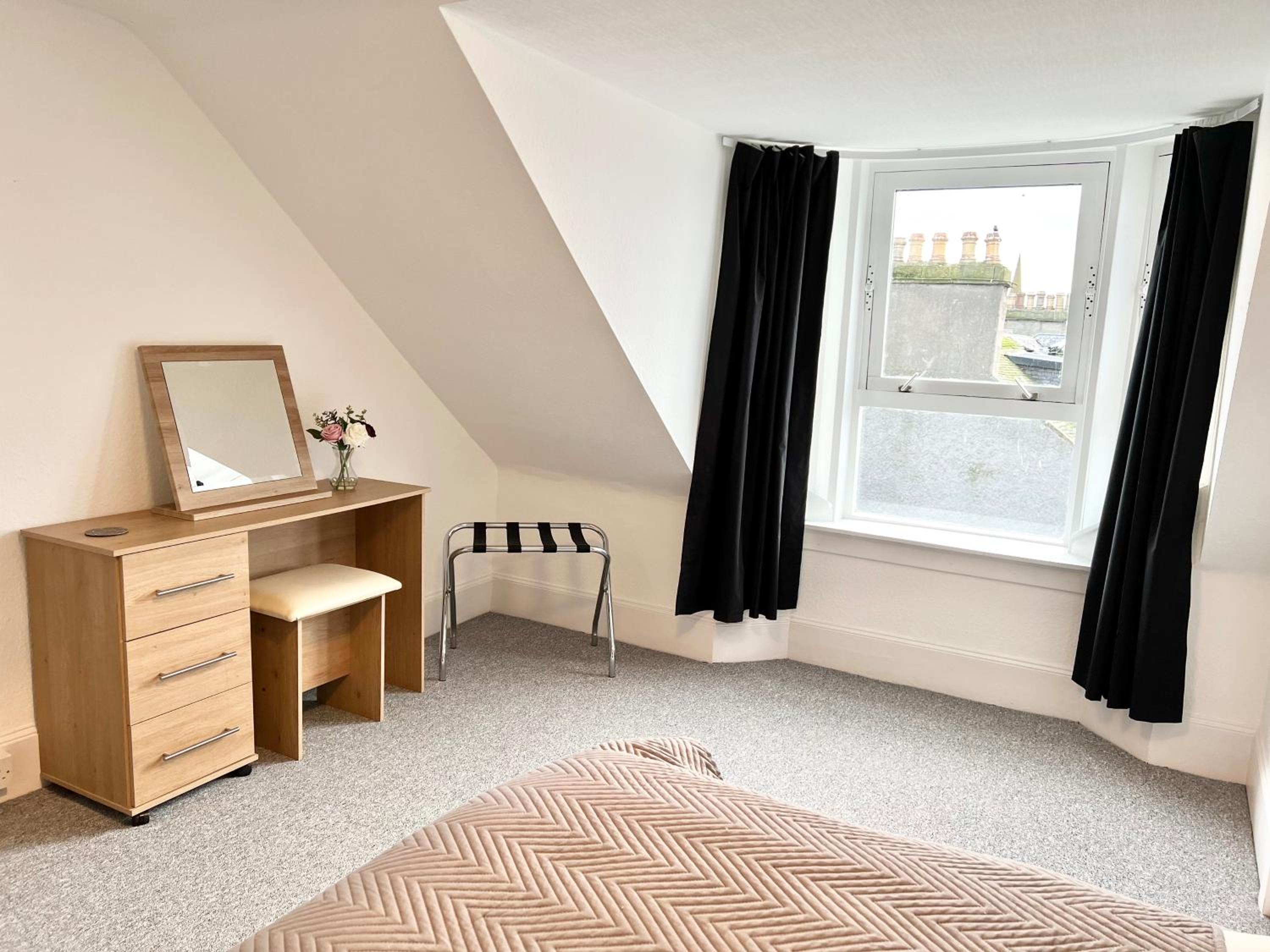 Douglas Street Apartment