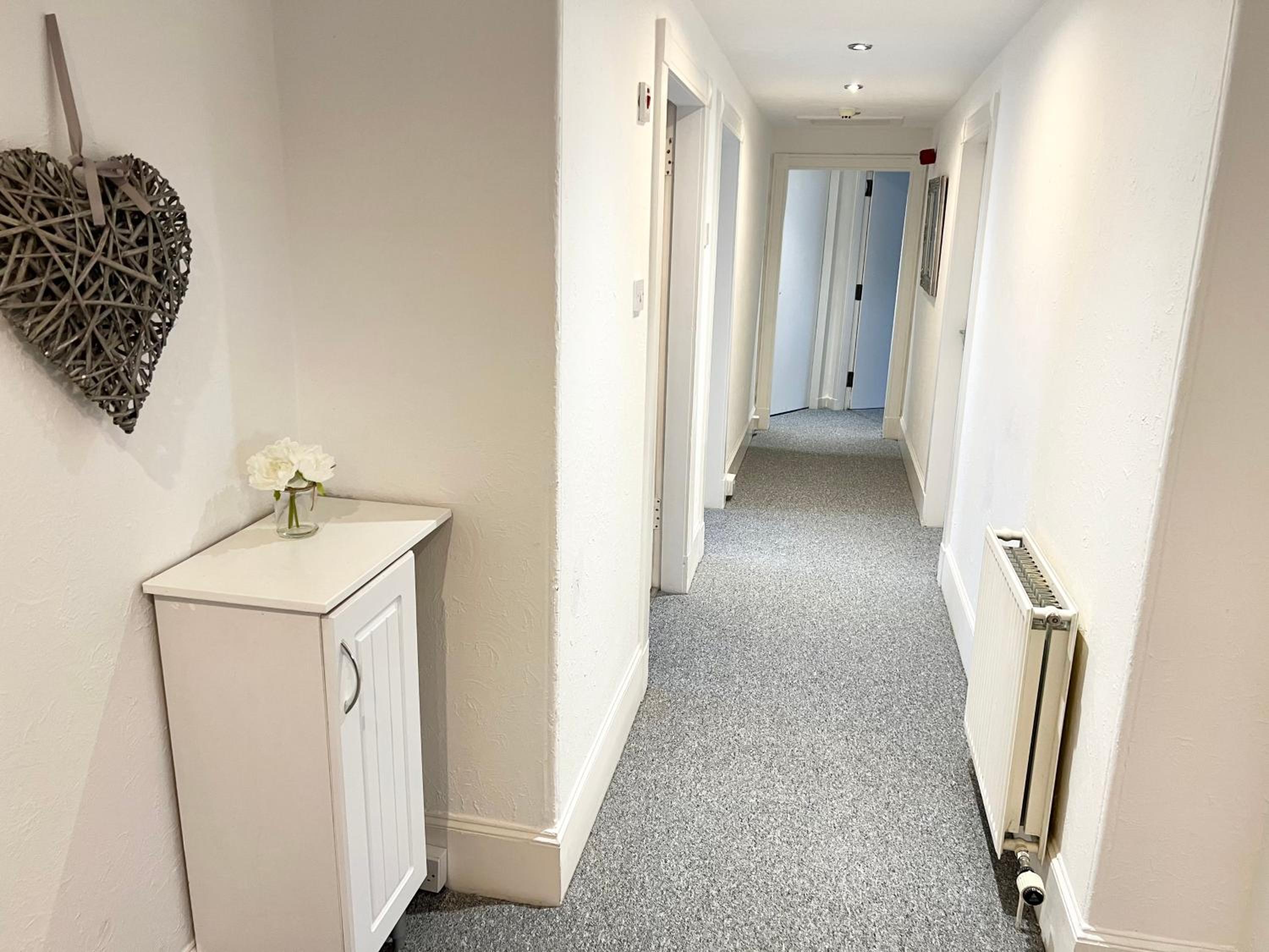 Douglas Street Apartment