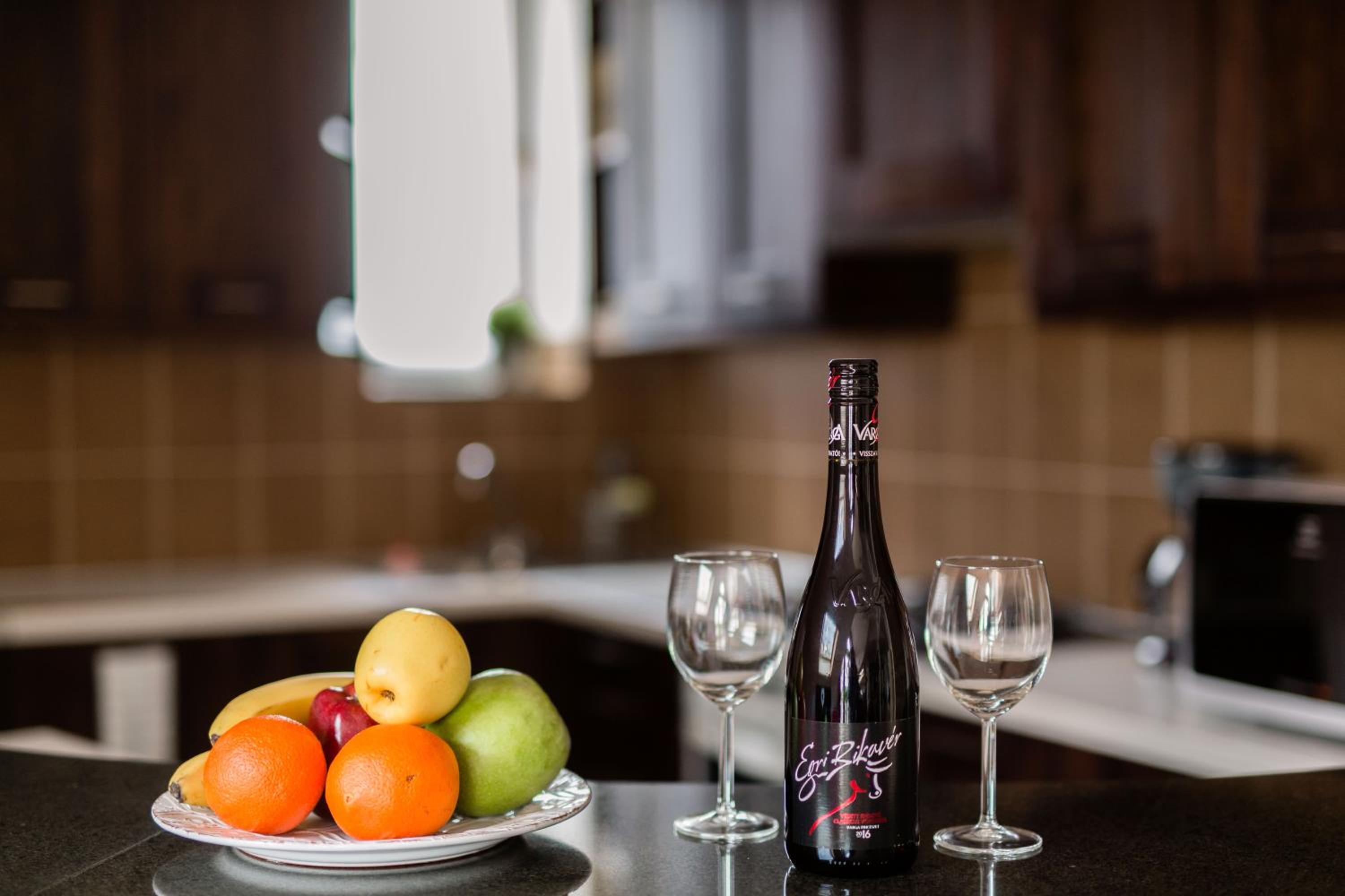 Cecile's Central, Gastro str, WIFI, 2 bed and 2 bathrooms view 3