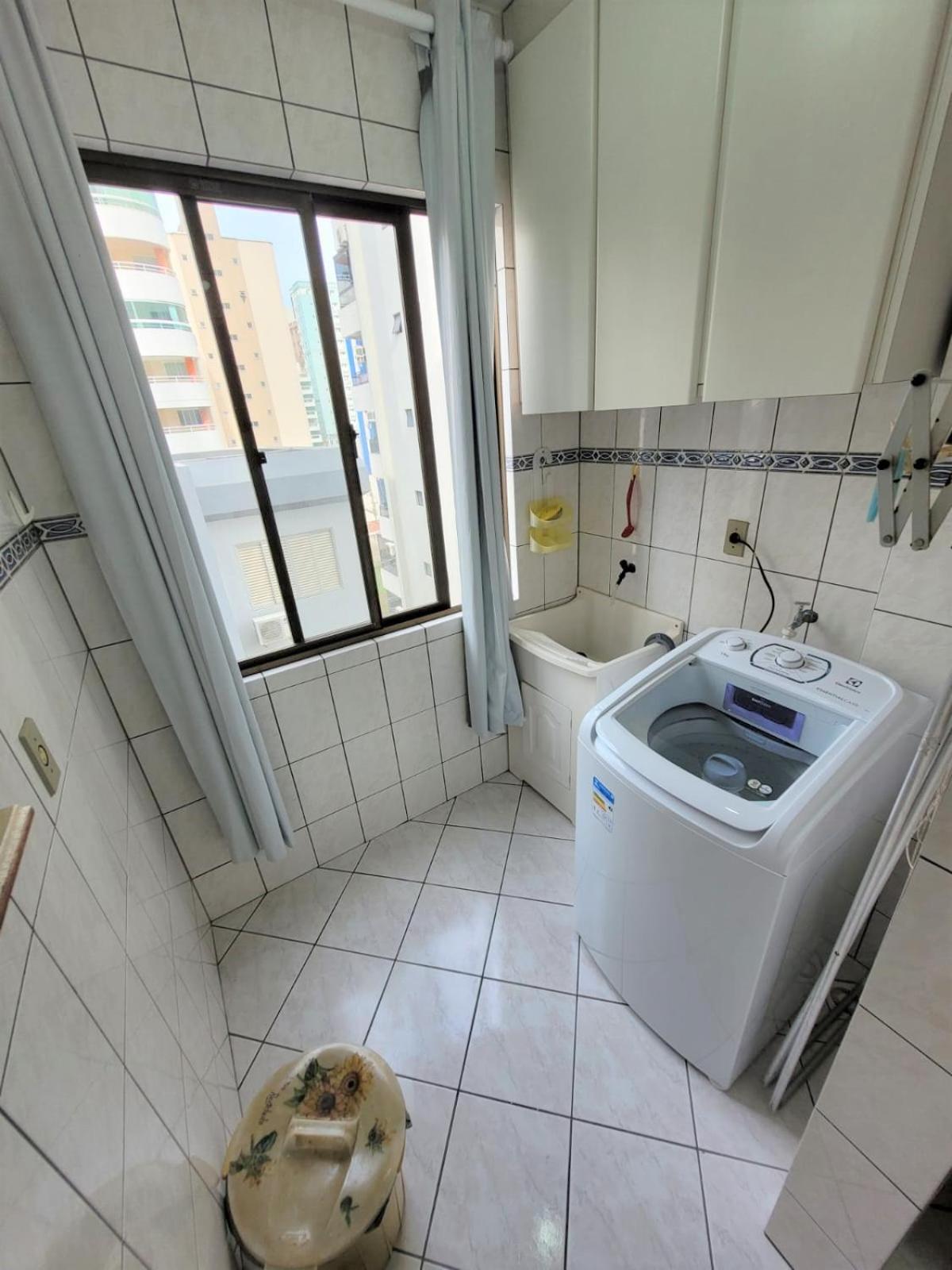 Apartamento 200 metros da praia 03 quartos com ar condicionado - Meia Praia - Itapema