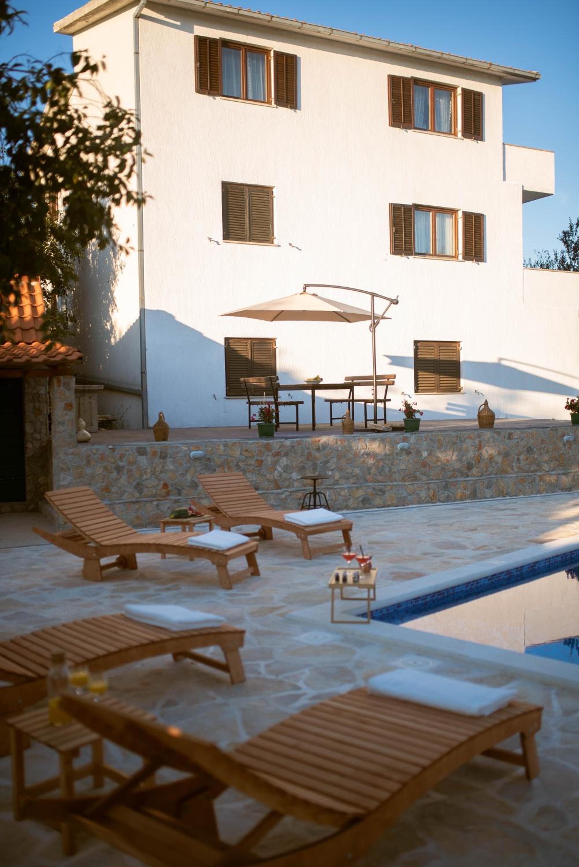 Holiday Home Pearl in Stone view 4