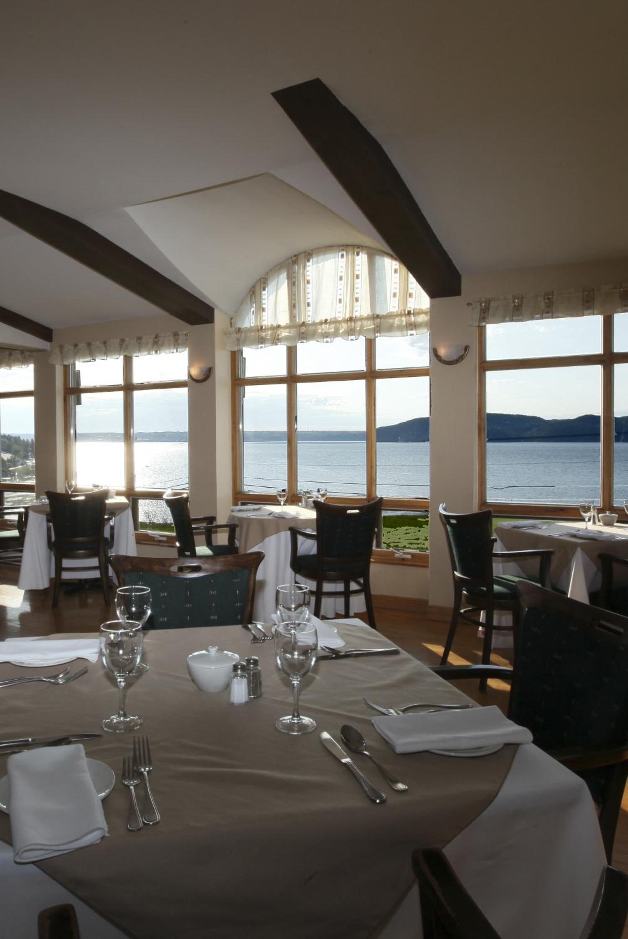 BATTURES Hotel Fjord Saguenay
