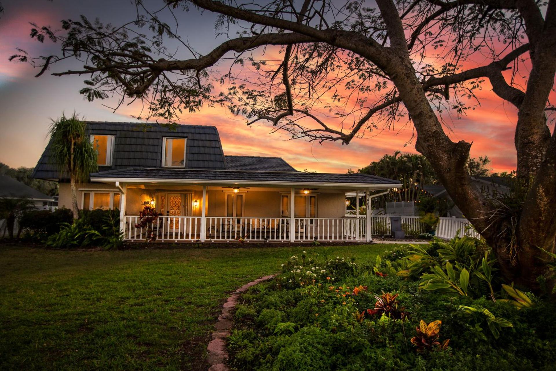 Hotel Sunshine Getaway - Image 1