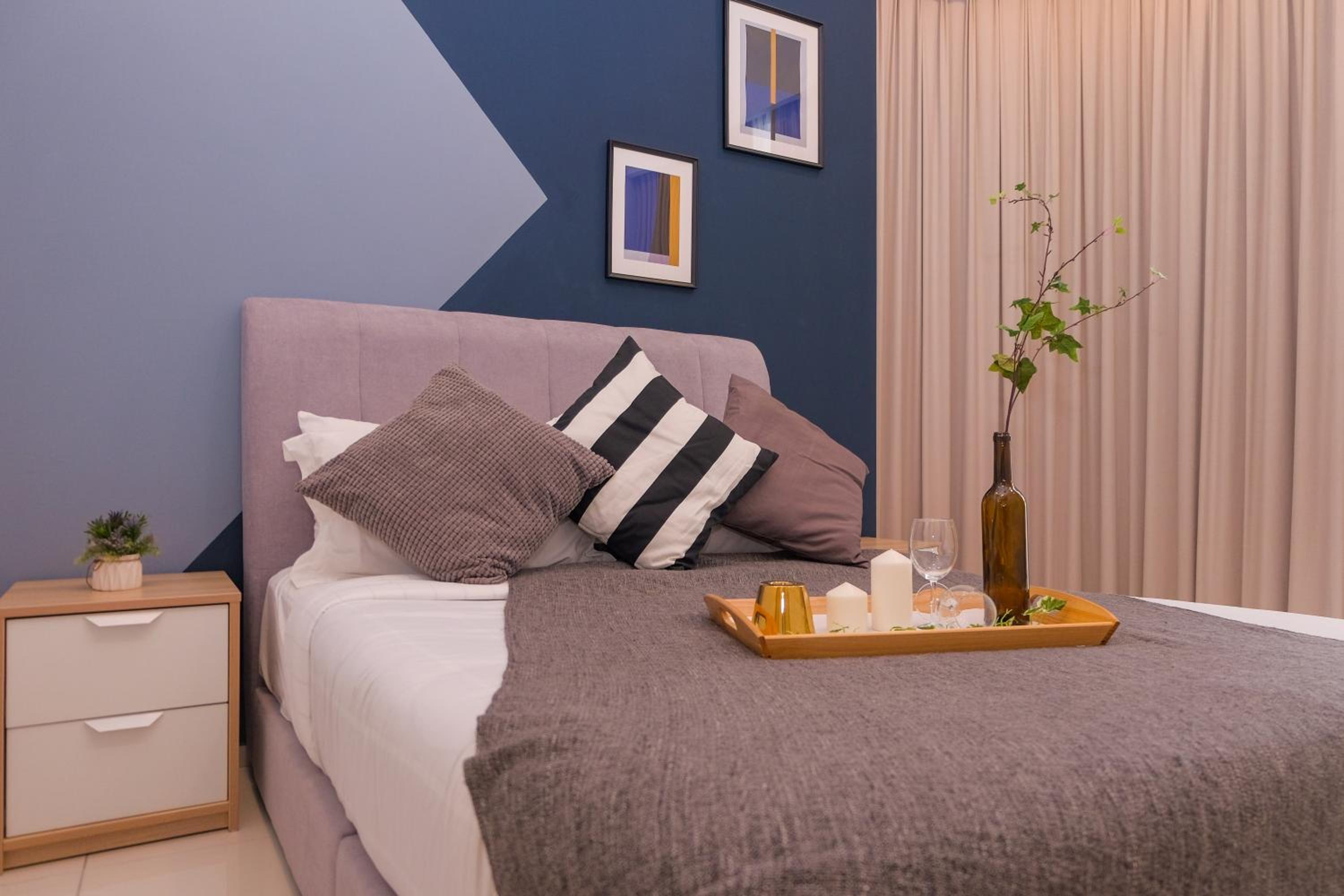 S27- Bukit Bintang Robertson 3BR Suite with Netflix