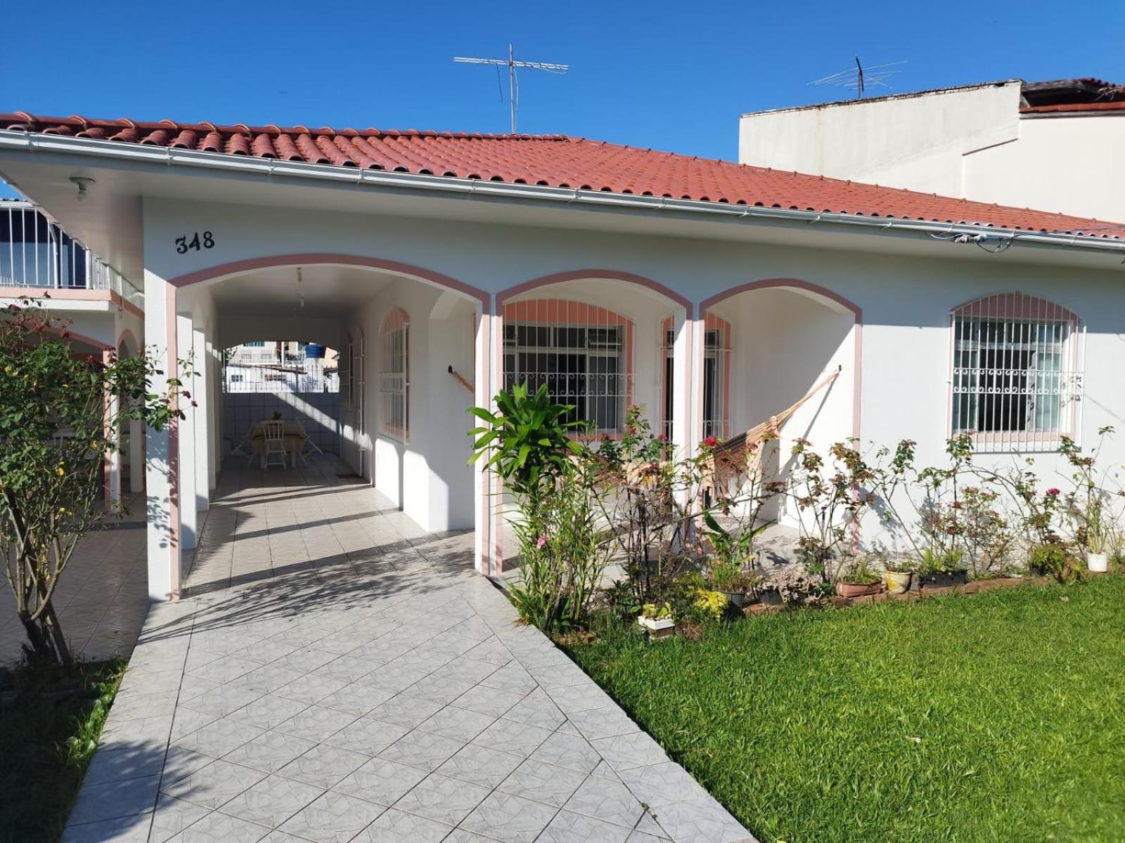 Casa tranquila com Churrasqueira - Barra da Lagoa