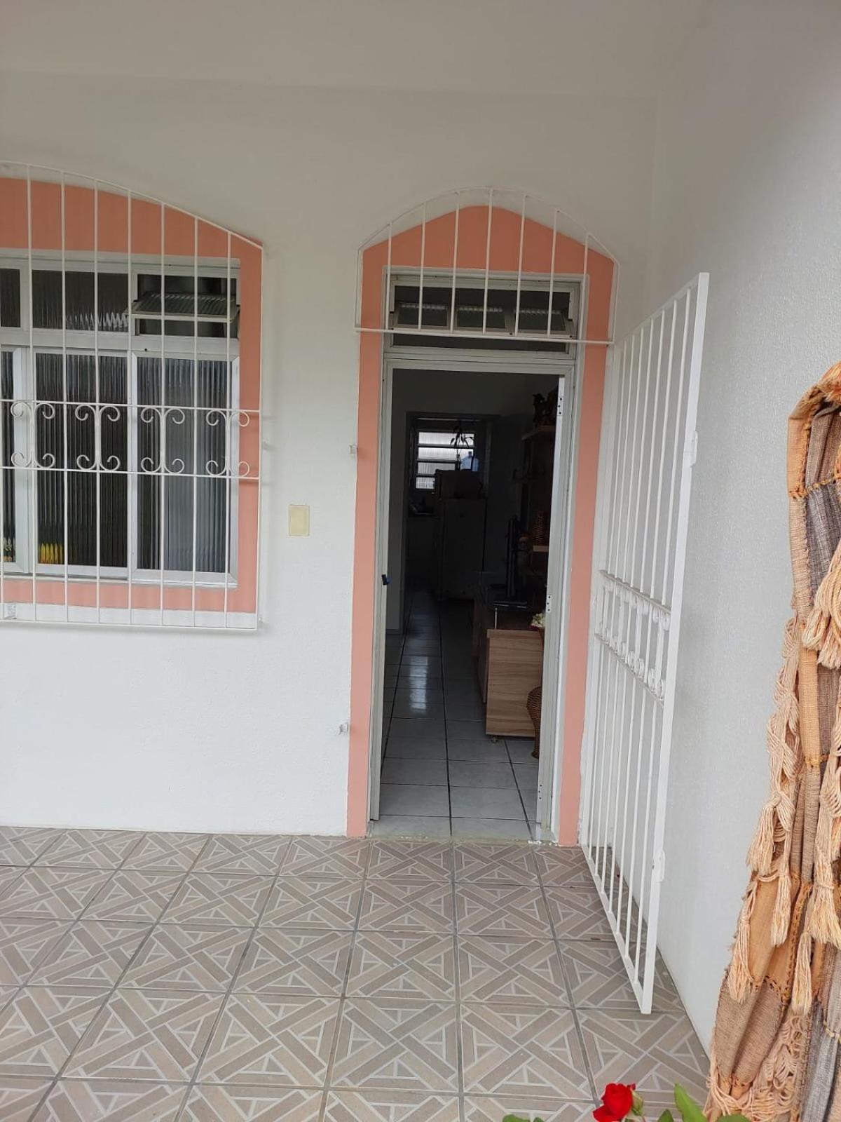 Casa tranquila com Churrasqueira - Barra da Lagoa