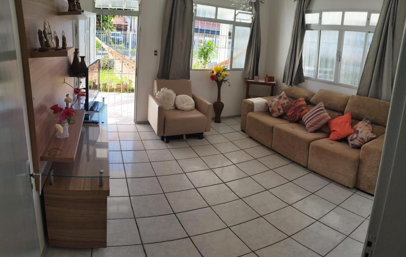 Casa tranquila com Churrasqueira - Barra da Lagoa