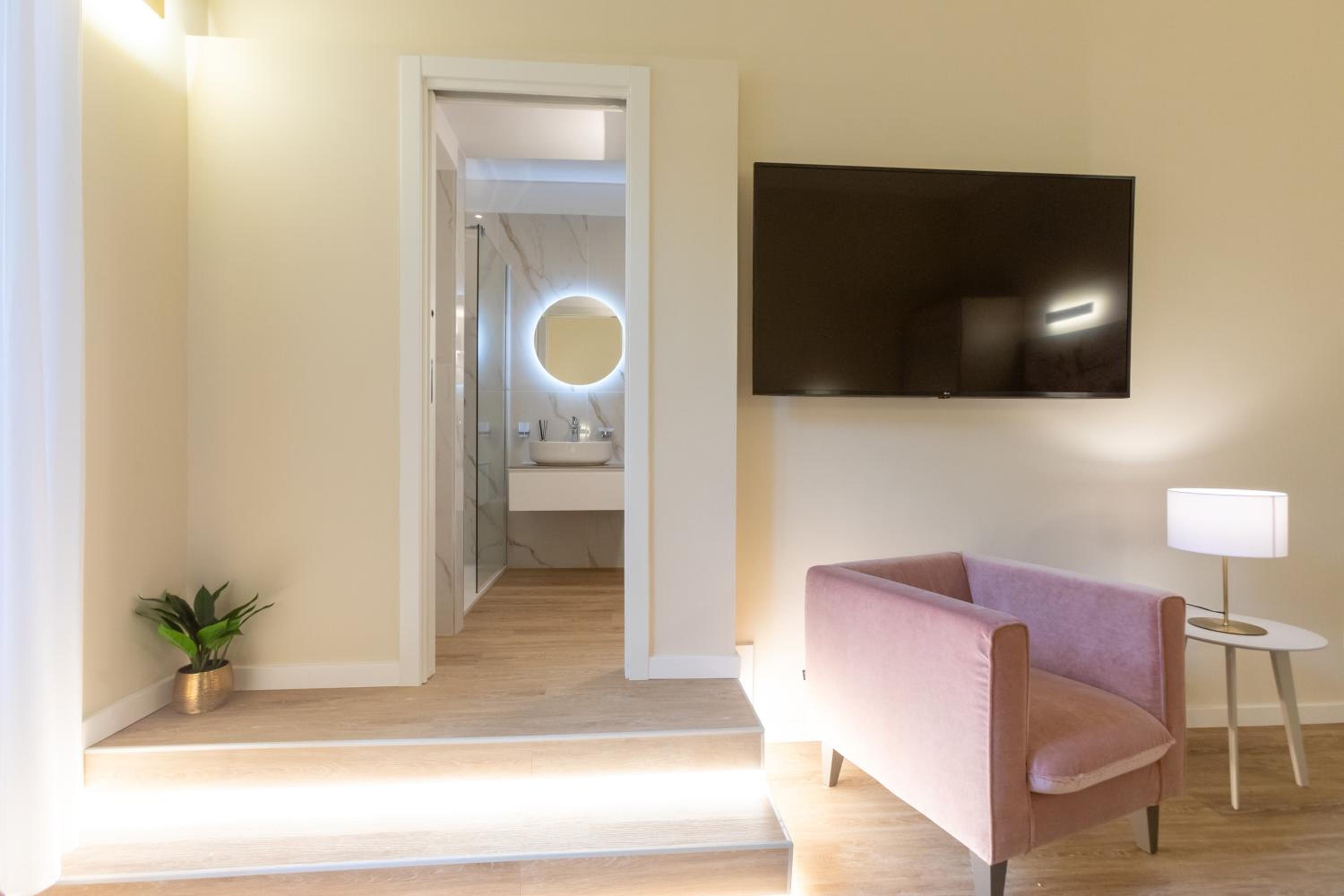 Elegantia Luxury Rooms