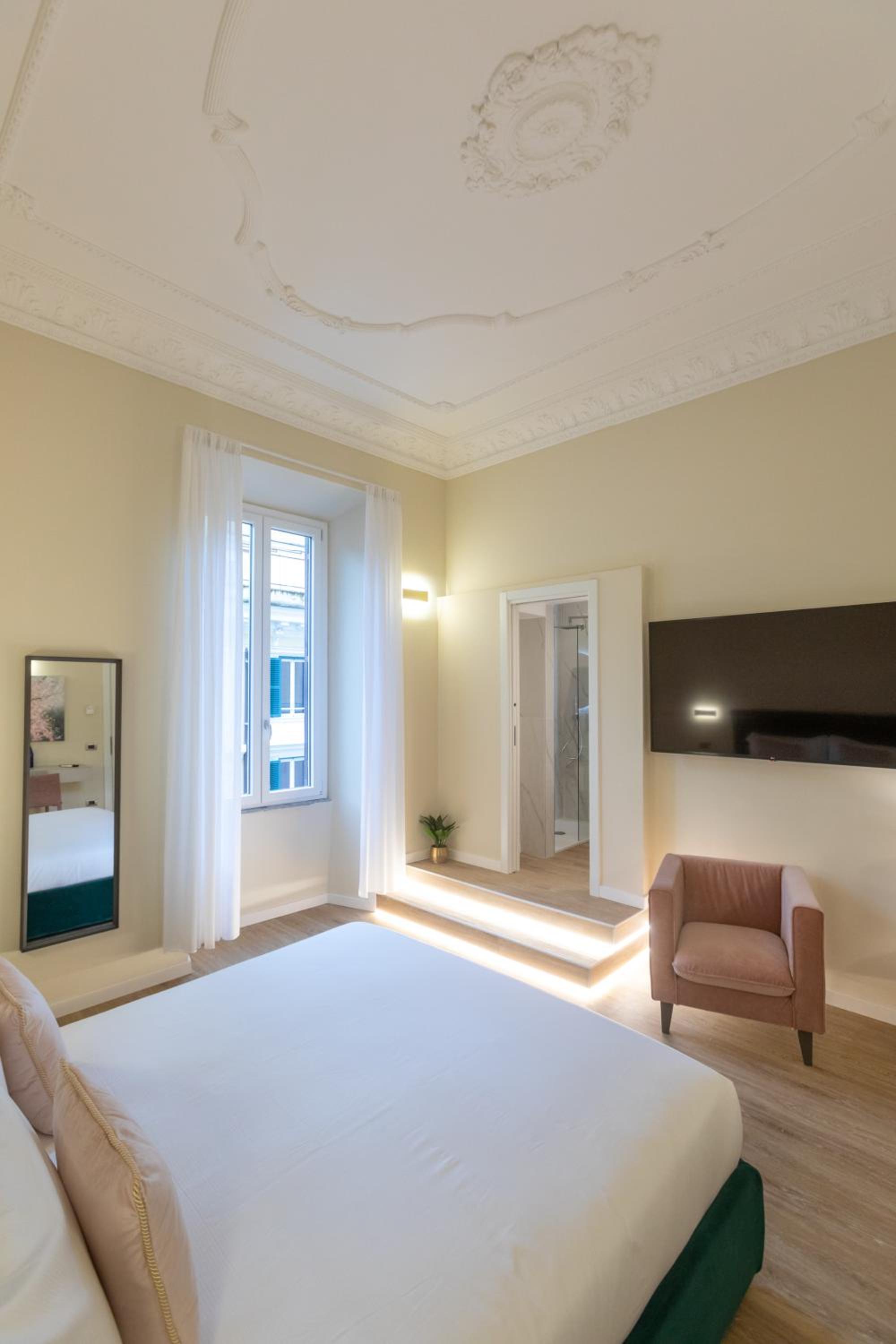 Elegantia Luxury Rooms