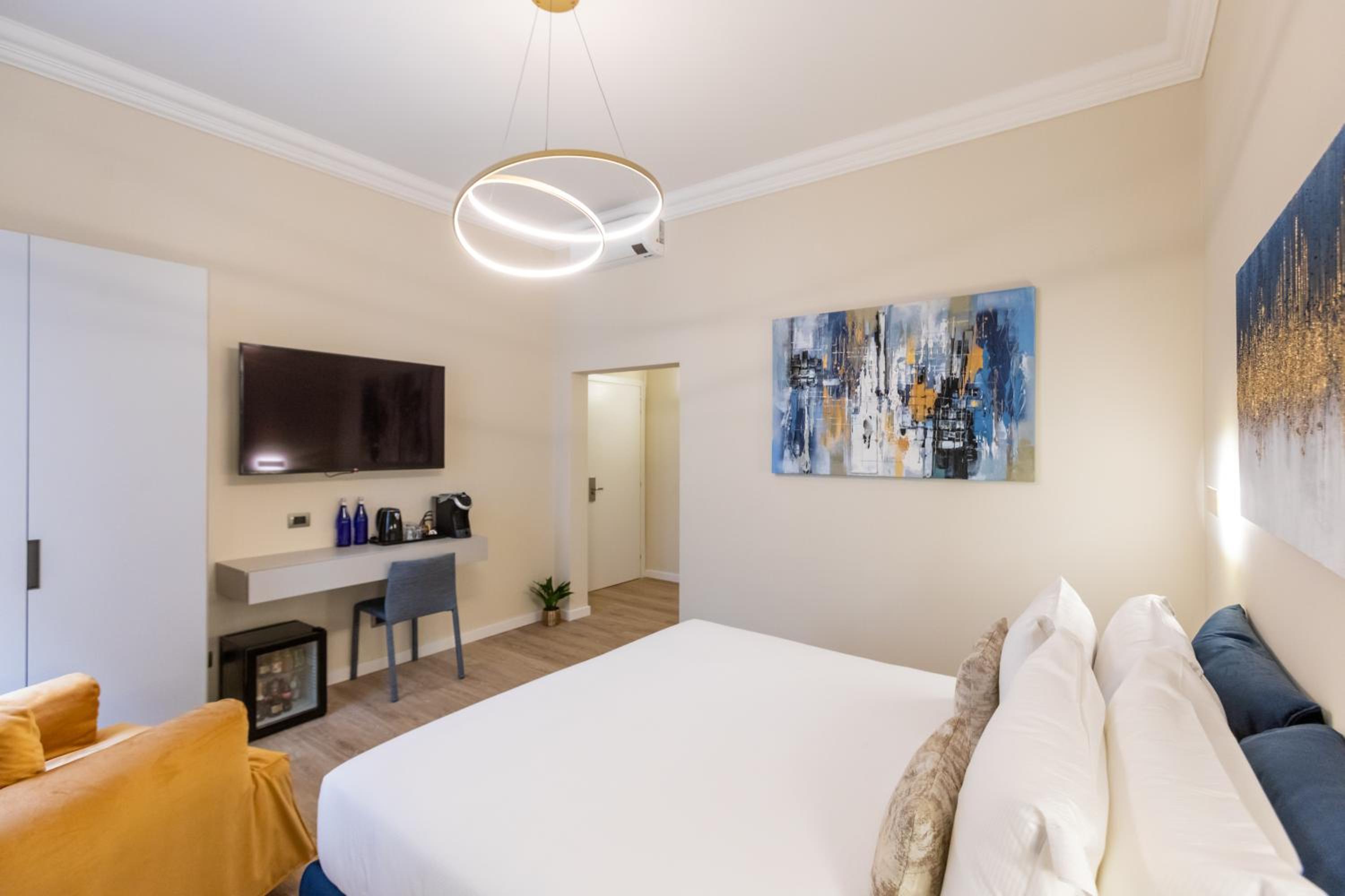 Elegantia Luxury Rooms