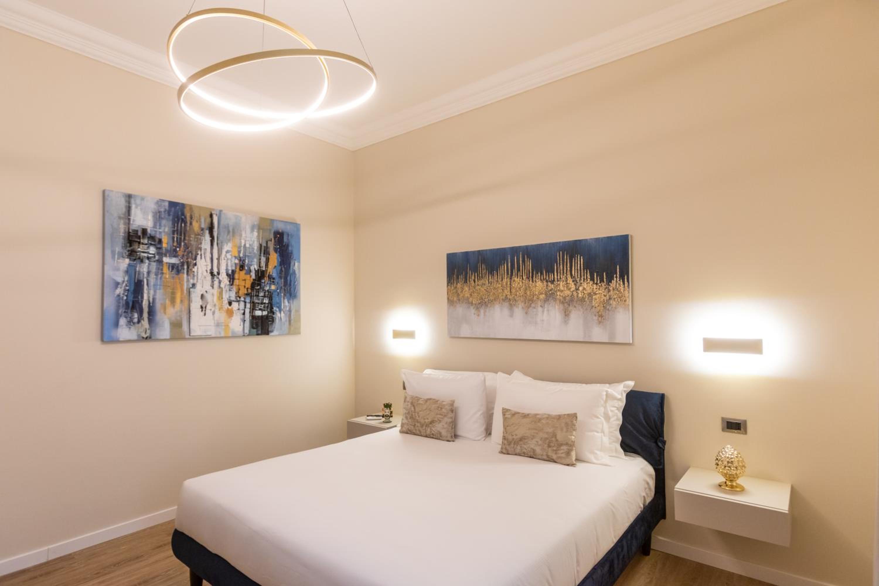 Elegantia Luxury Rooms