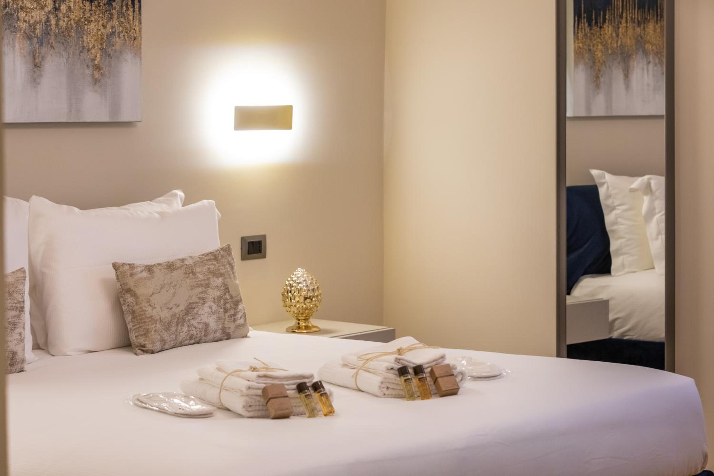 Elegantia Luxury Rooms