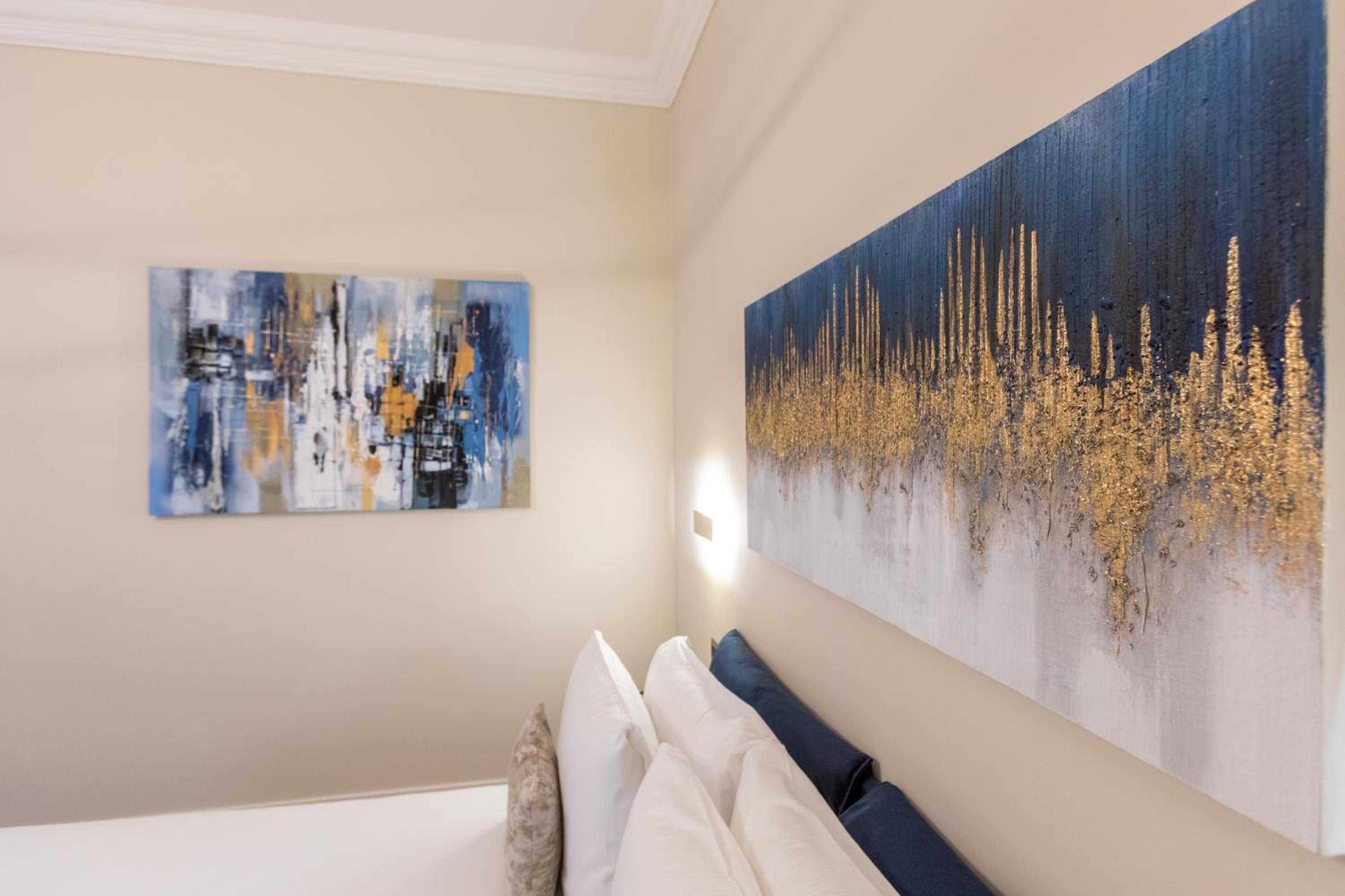 Elegantia Luxury Rooms
