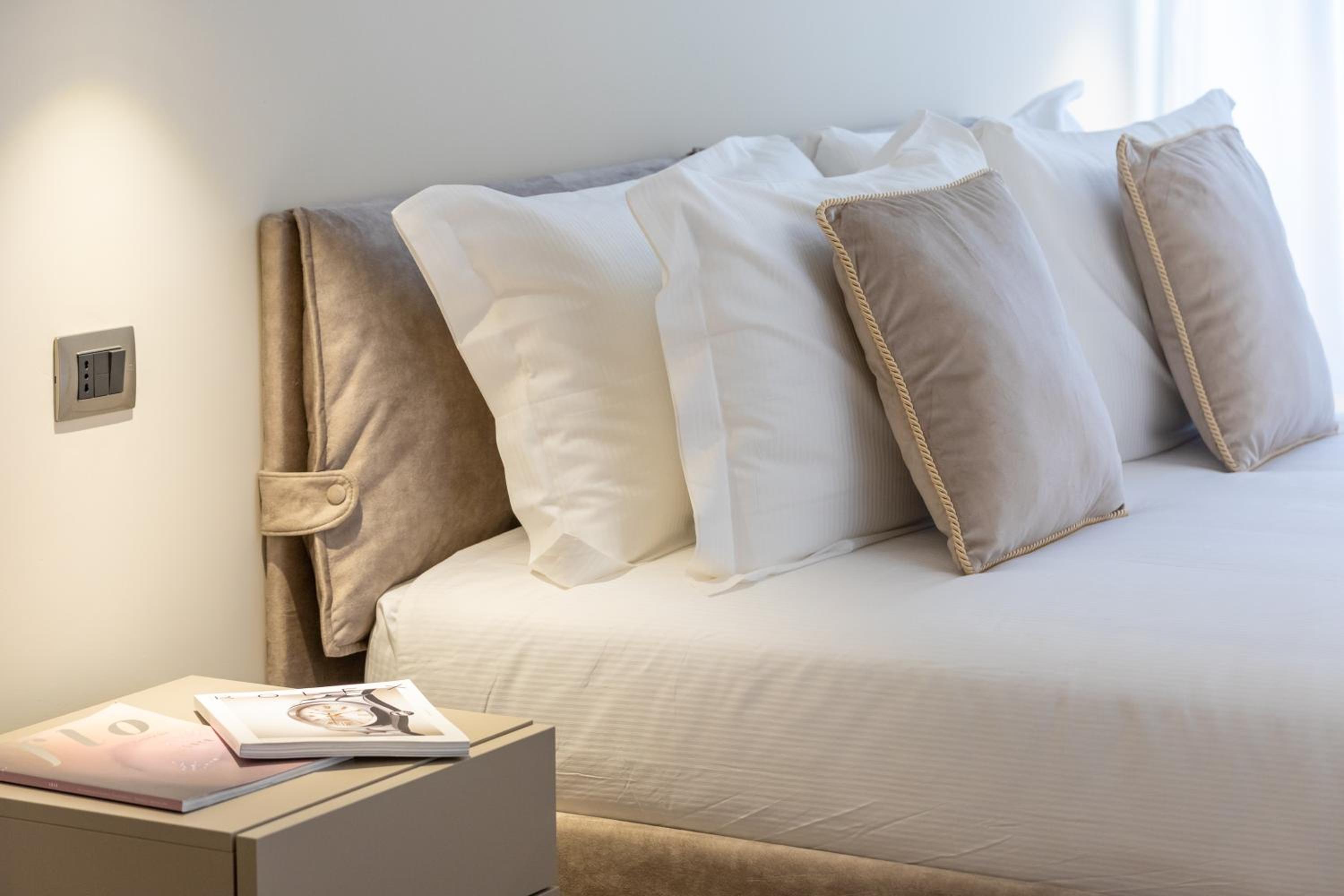 Elegantia Luxury Rooms