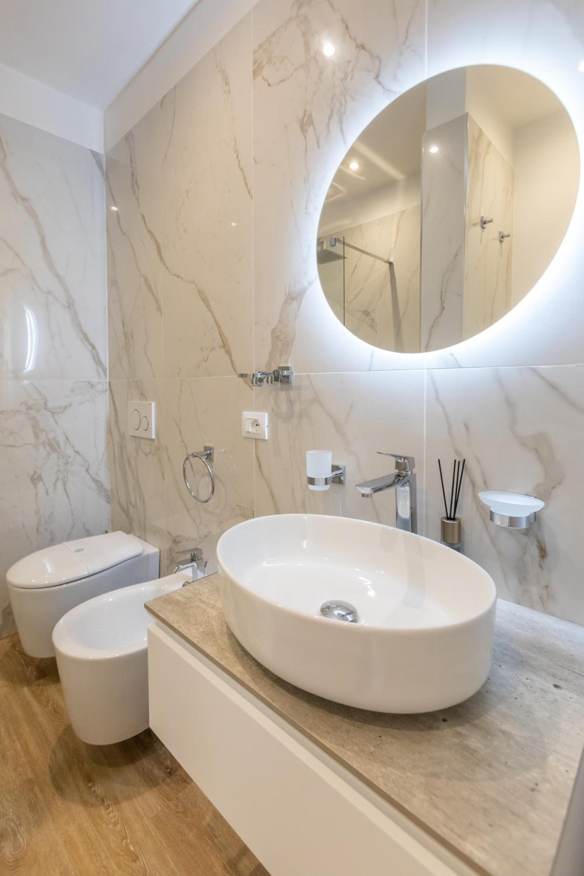 Elegantia Luxury Rooms