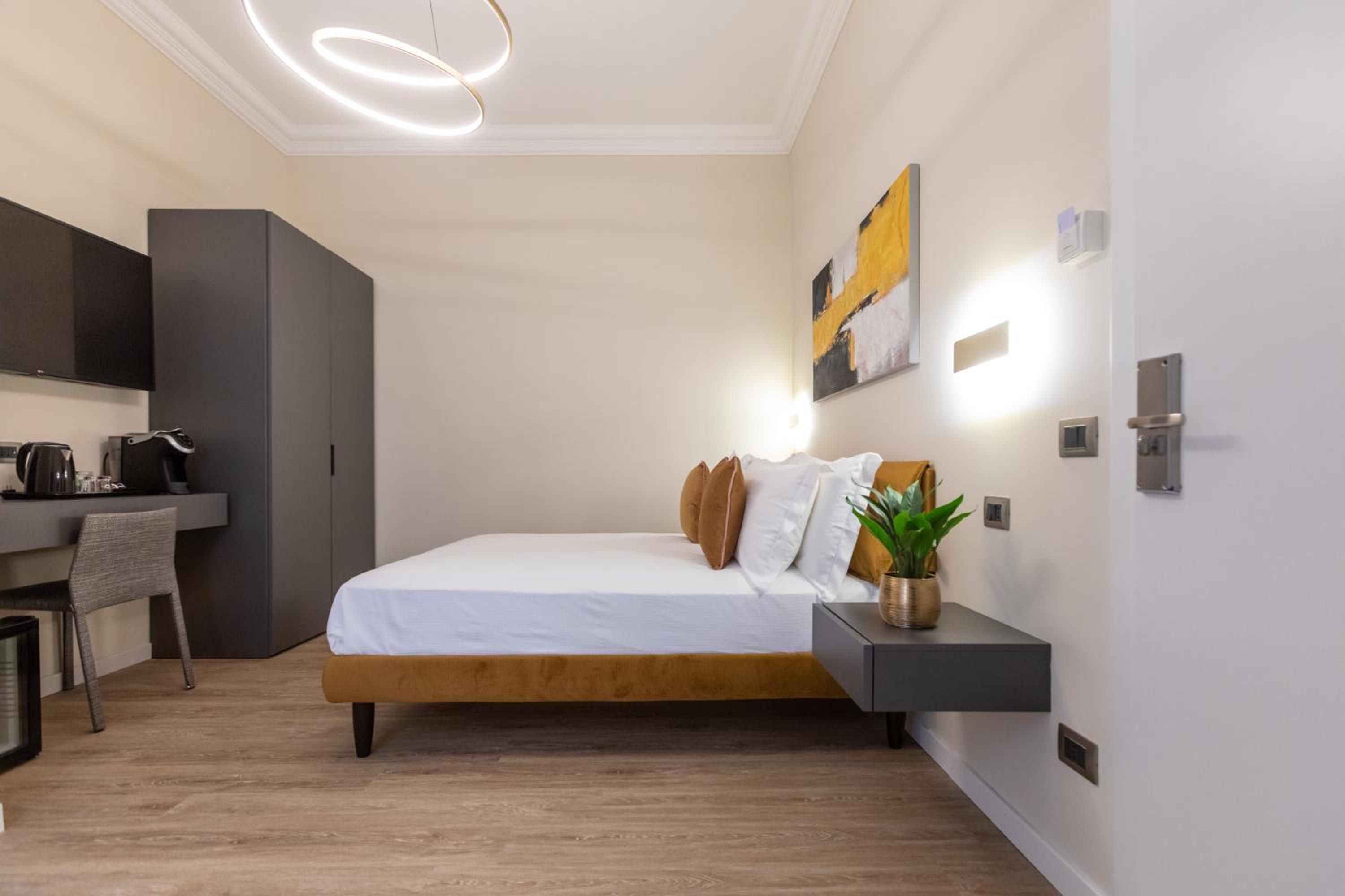 Elegantia Luxury Rooms