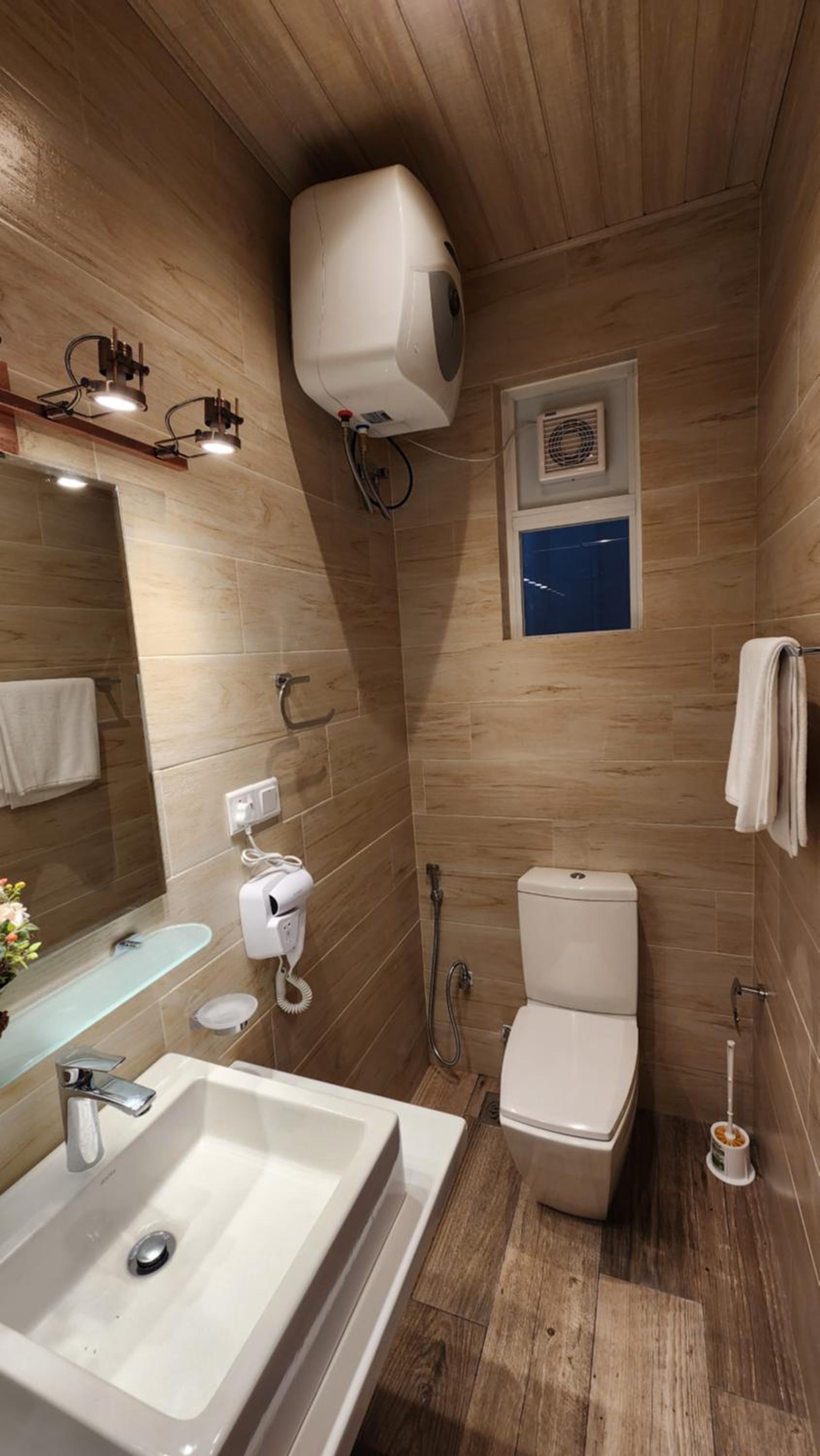 Knightsbridge Grand Apartment