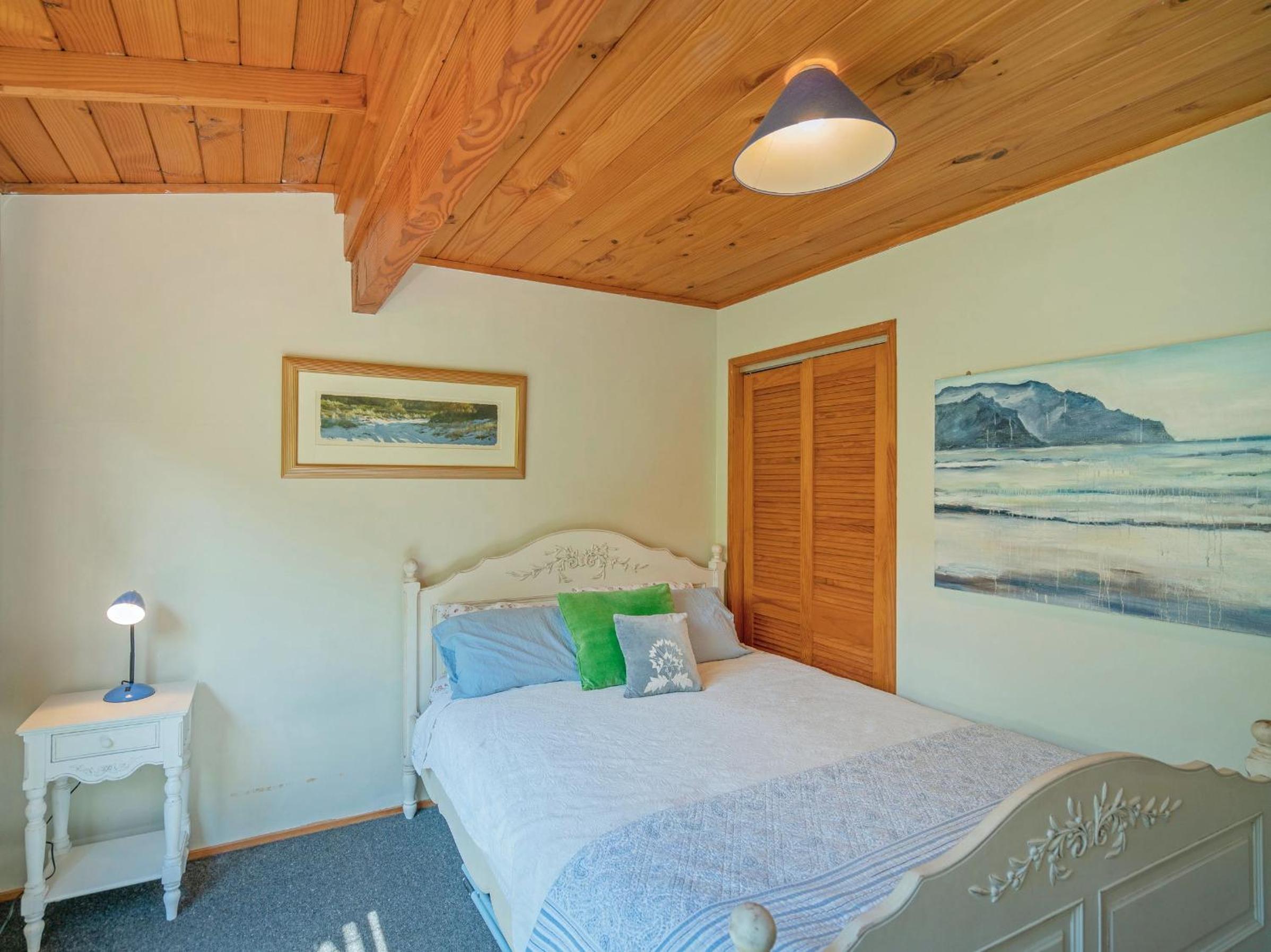 The Escape Artist - Whiritoa Holiday Home view 2