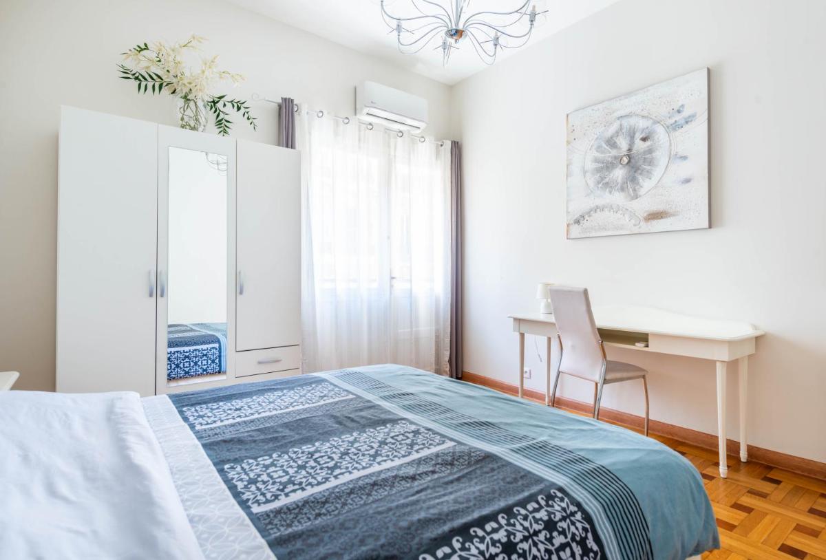 NOTRE DAME - Huge sunny modern 2BR flat - Terrace photo 3