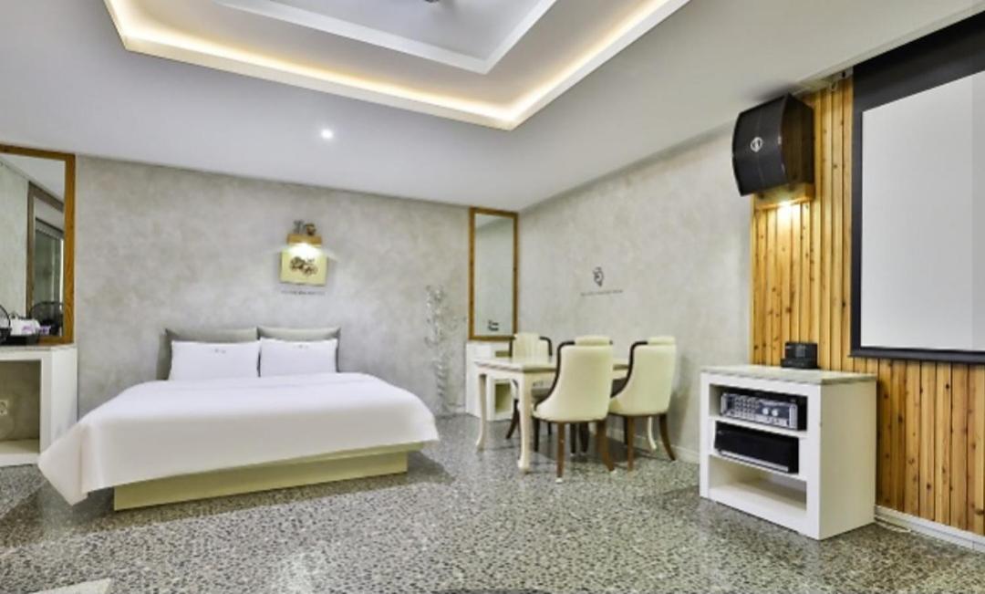 Time Hotel
