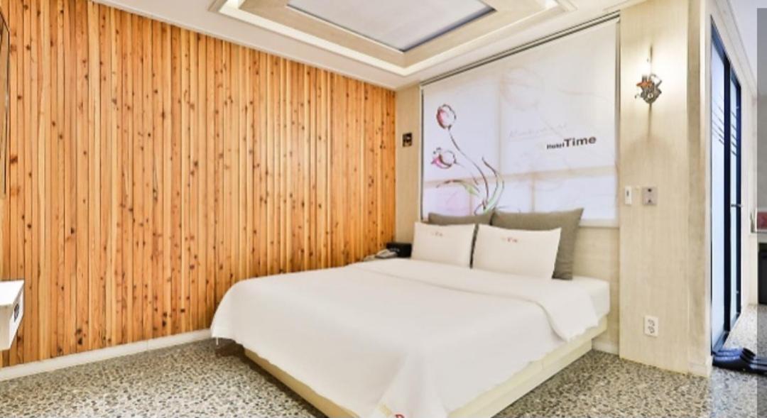 Time Hotel