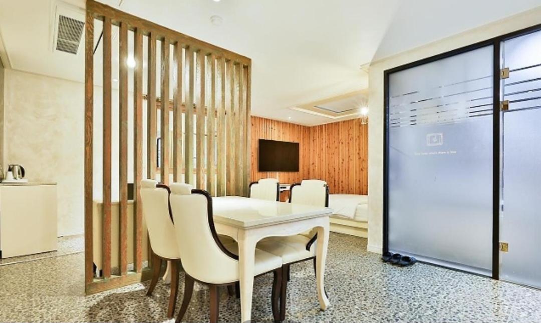 Time Hotel