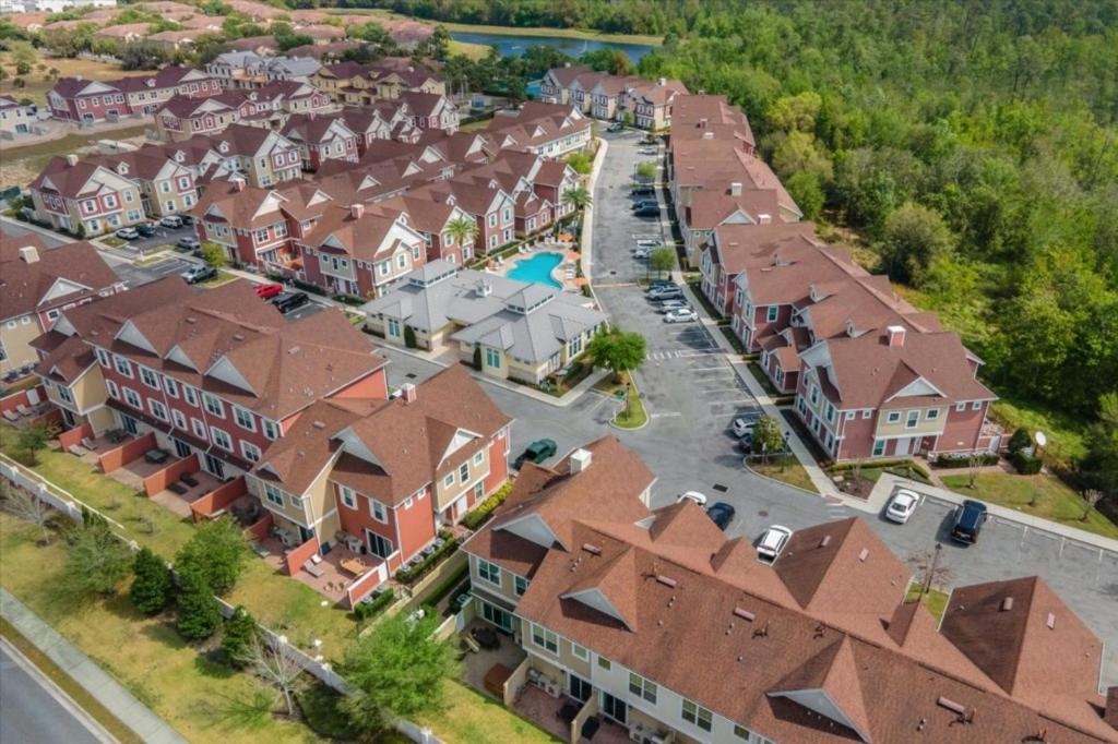 4 BD 3 BA Summerville Resort 2612 SS